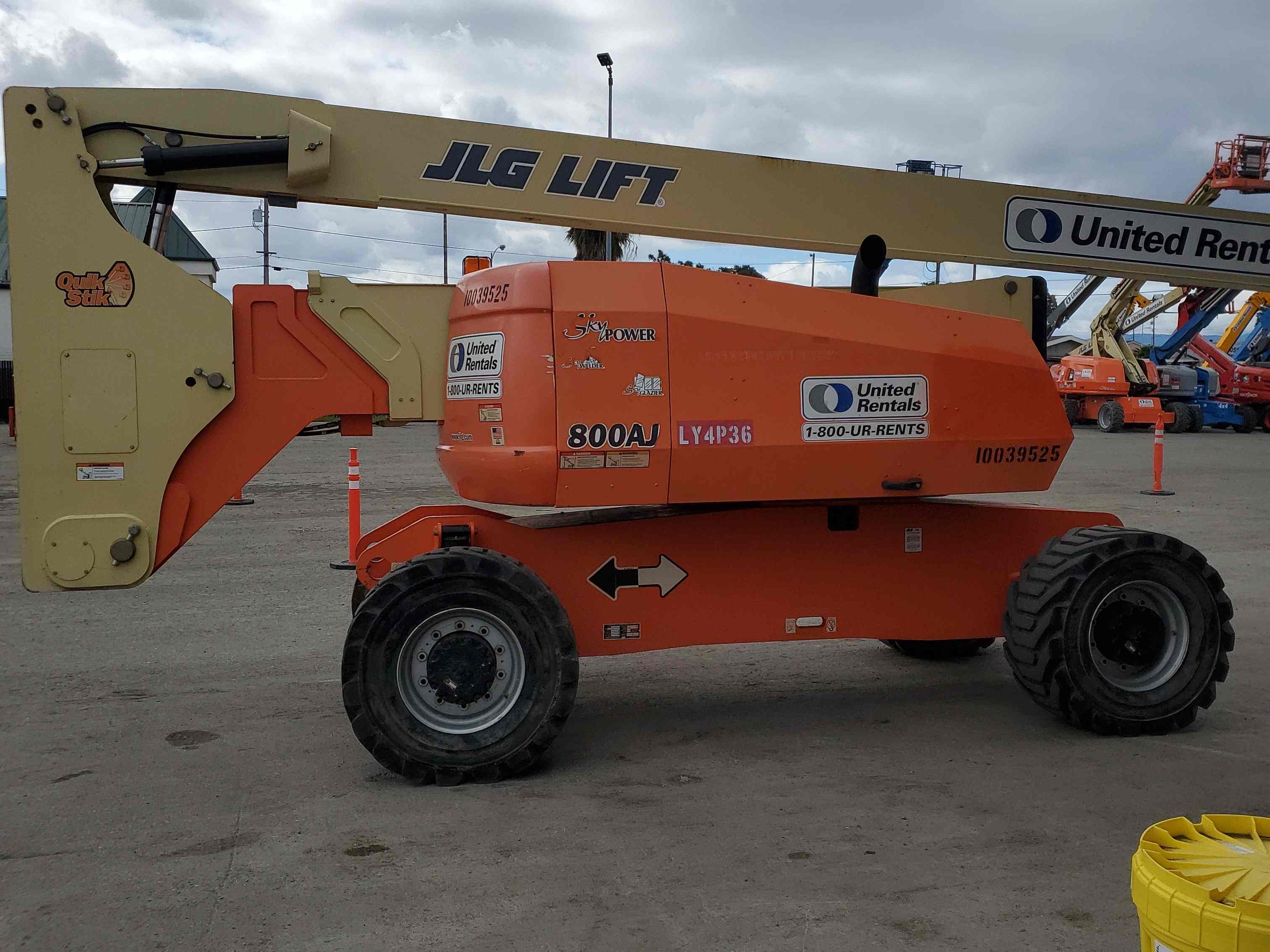 Used 2012 JLG 800AJ Articulating Boom Lift For Sale in Sacramento, CA