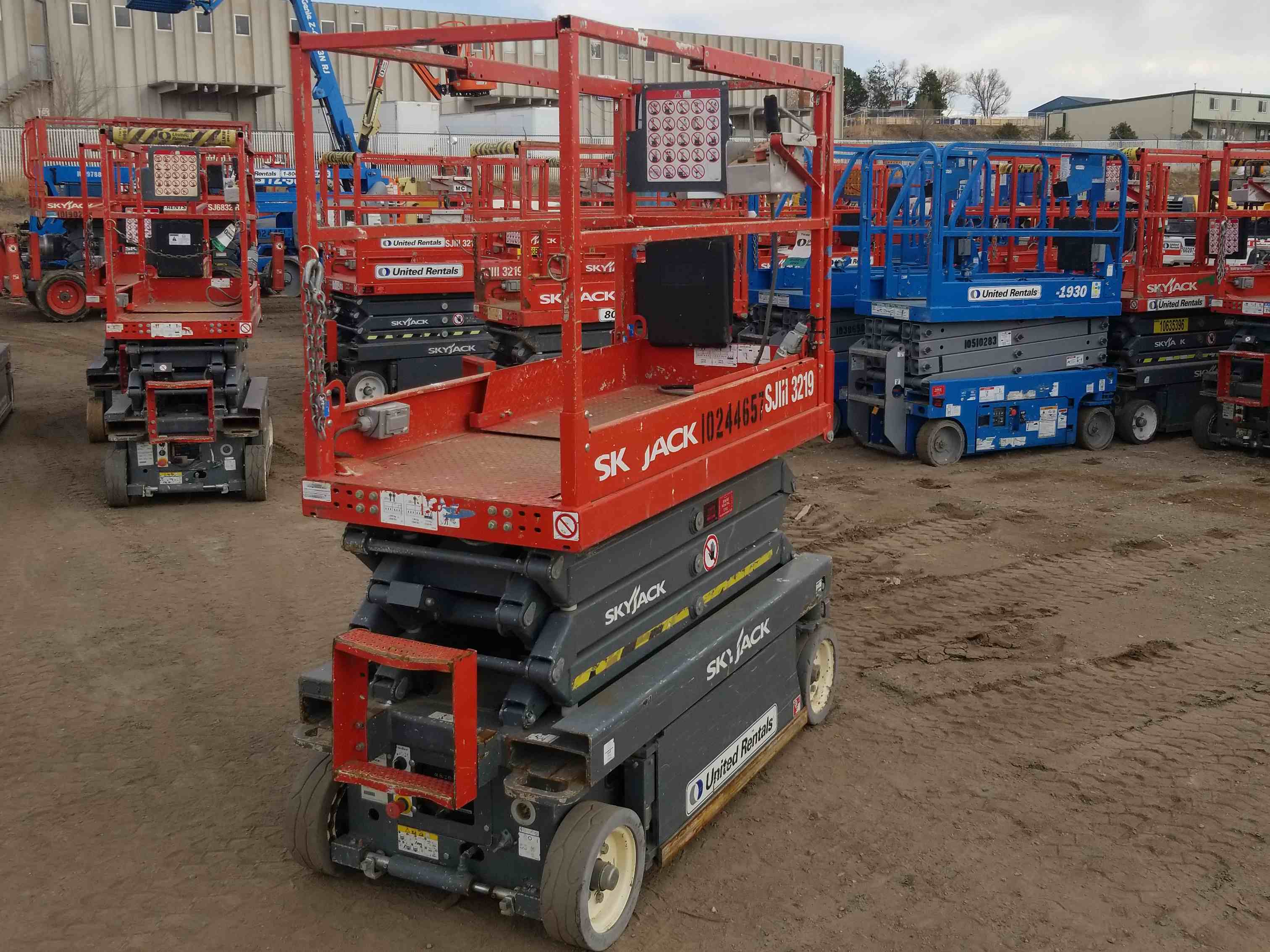 Used 2014 Skyjack SJIII3219 Scissor Lift For Sale in Pueblo, CO