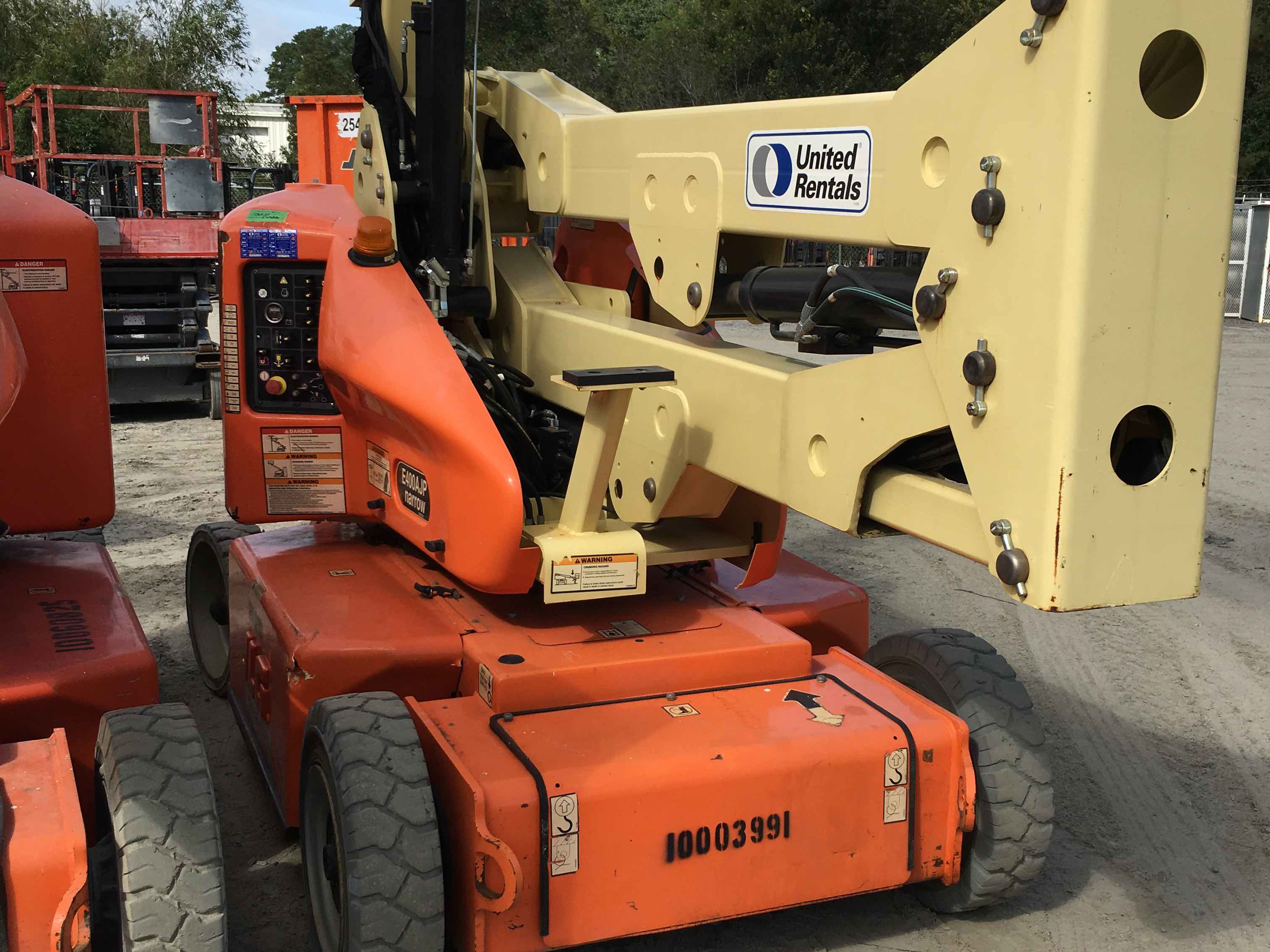 Used 2011 JLG E400AJPN Articulating Boom Lift For Sale in Mooresville