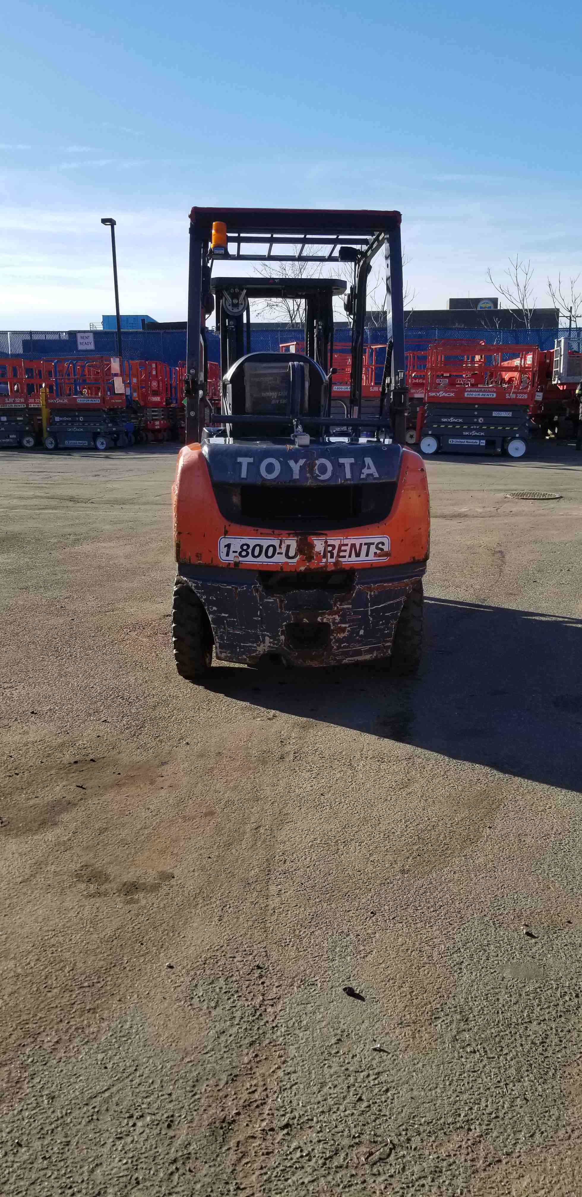 Used 2014 Toyota 8FGU25 Warehouse Forklift For Sale in Deer Park, NY
