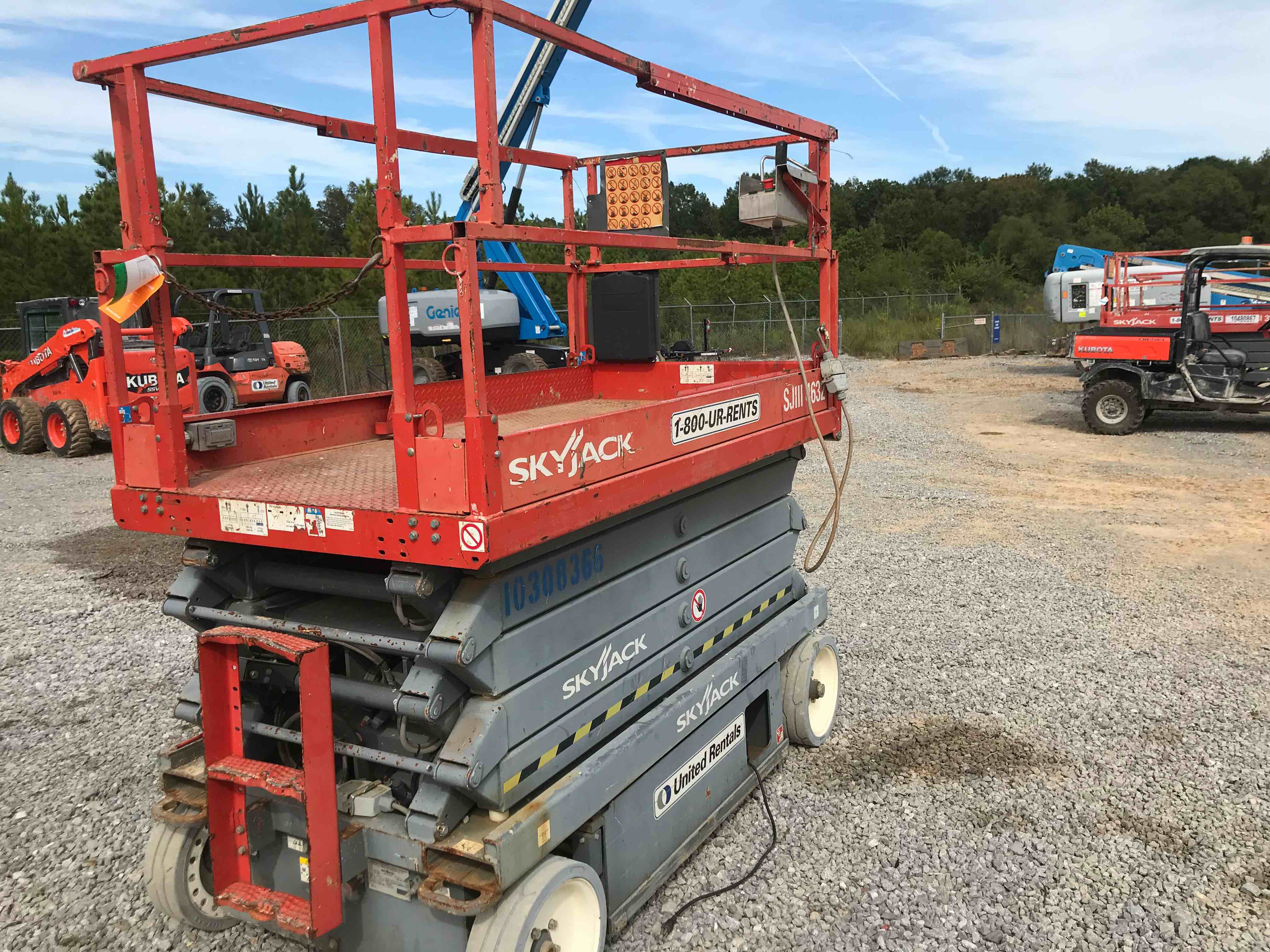 Used 2014 Skyjack SJIII4632 Scissor Lift For Sale in Clarksville, TN