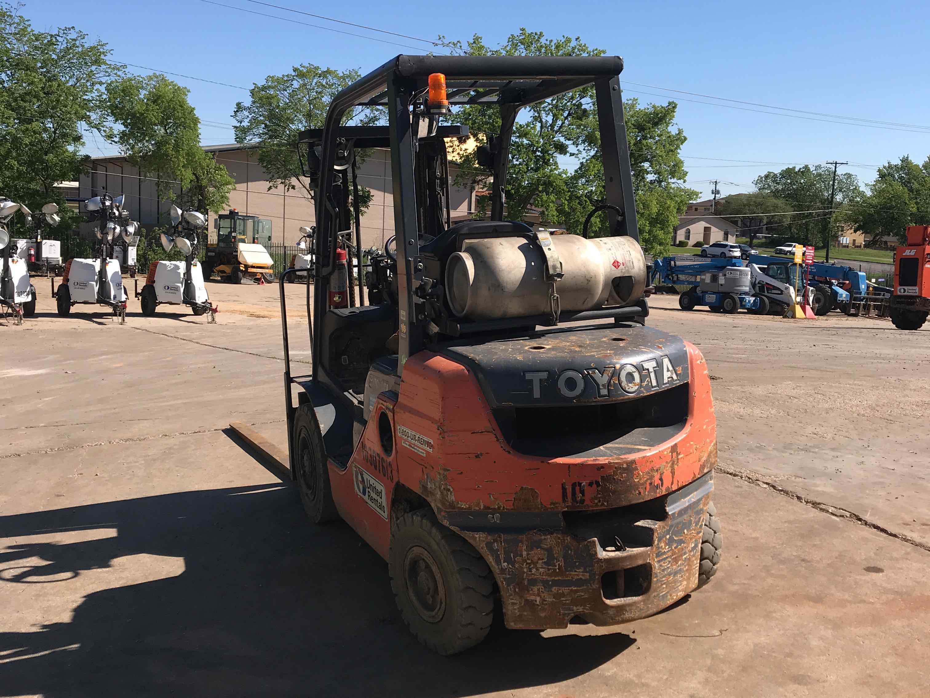 Used 2014 Toyota 8FGU25 Warehouse Forklift For Sale in Abilene, TX