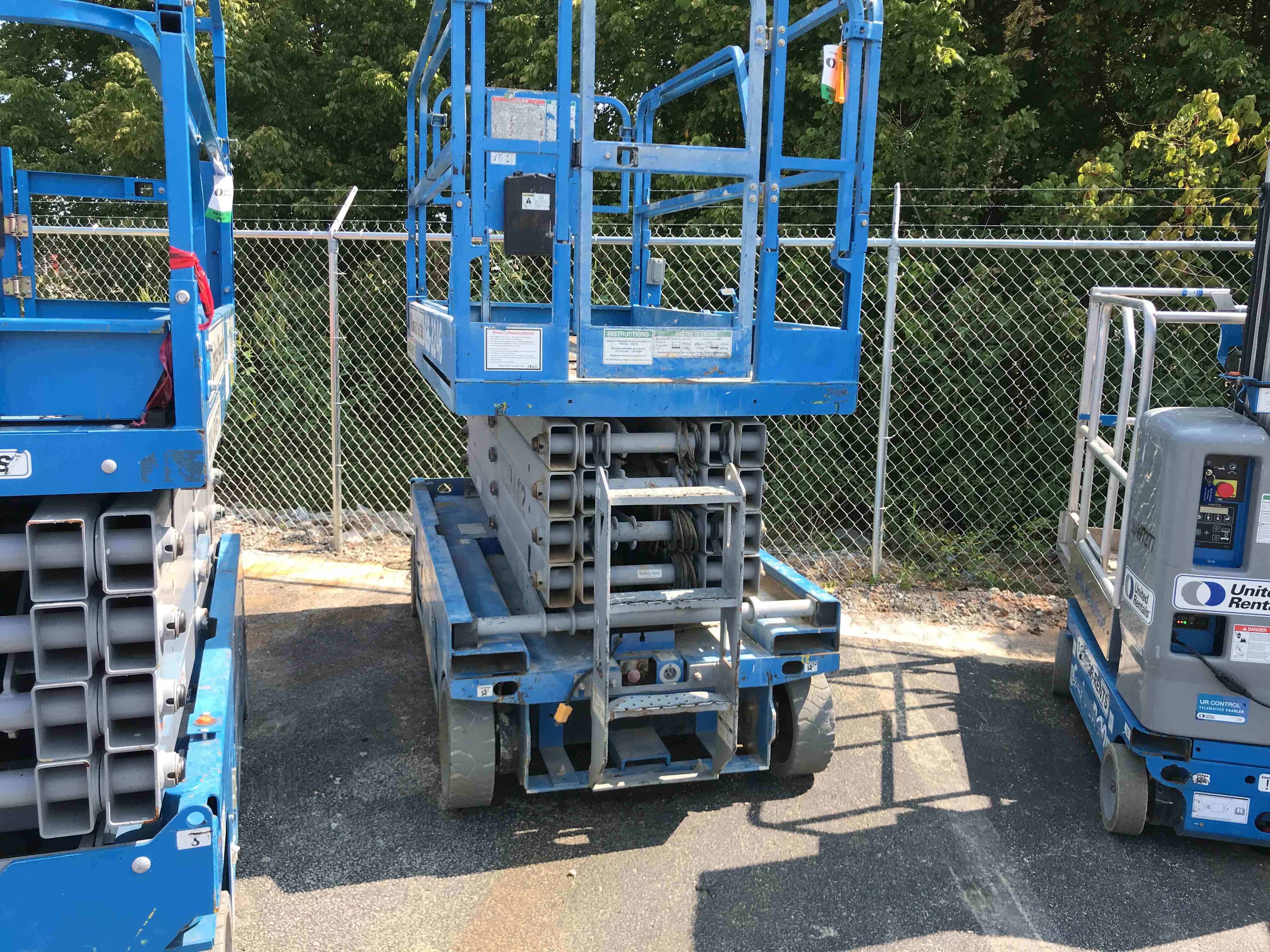 Used 2014 Genie GS3246 Scissor Lift For Sale in Abilene, TX United Rentals