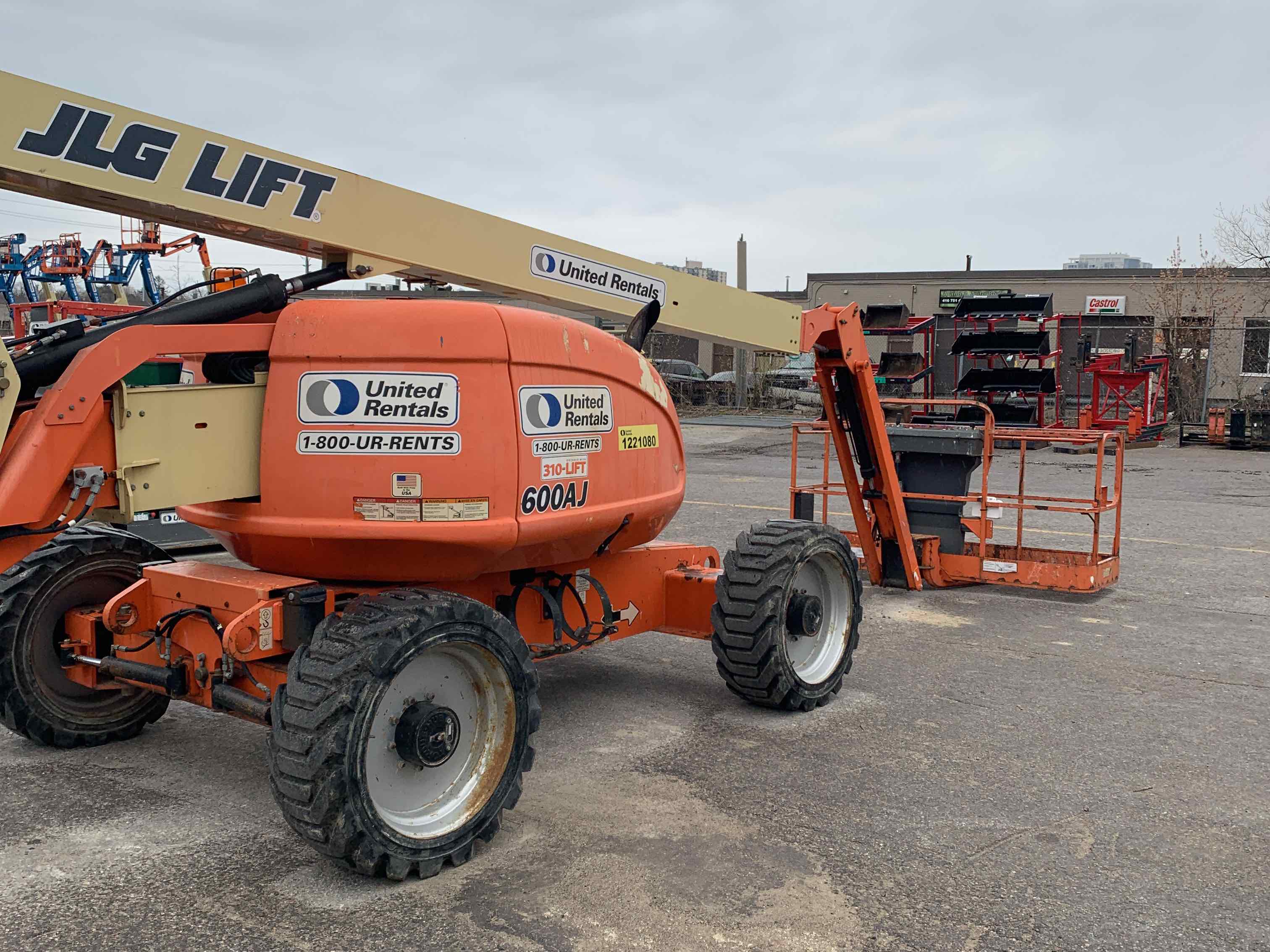 Used 2011 JLG 600AJ Articulating Boom Lift For Sale in North Bay, ON