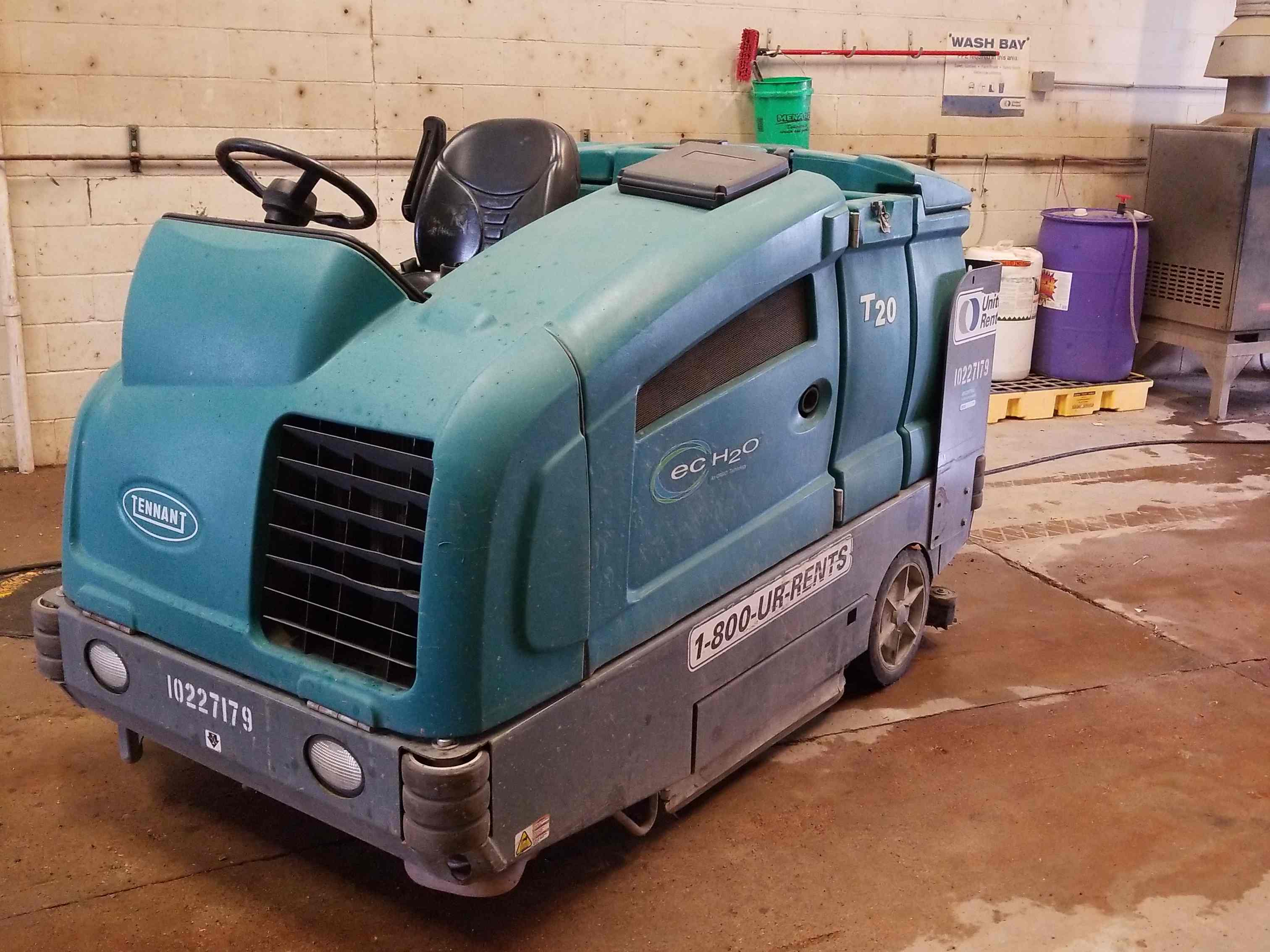 Used 2014 Tennant MT20 Scrubber For Sale in Green Bay, WI United Rentals