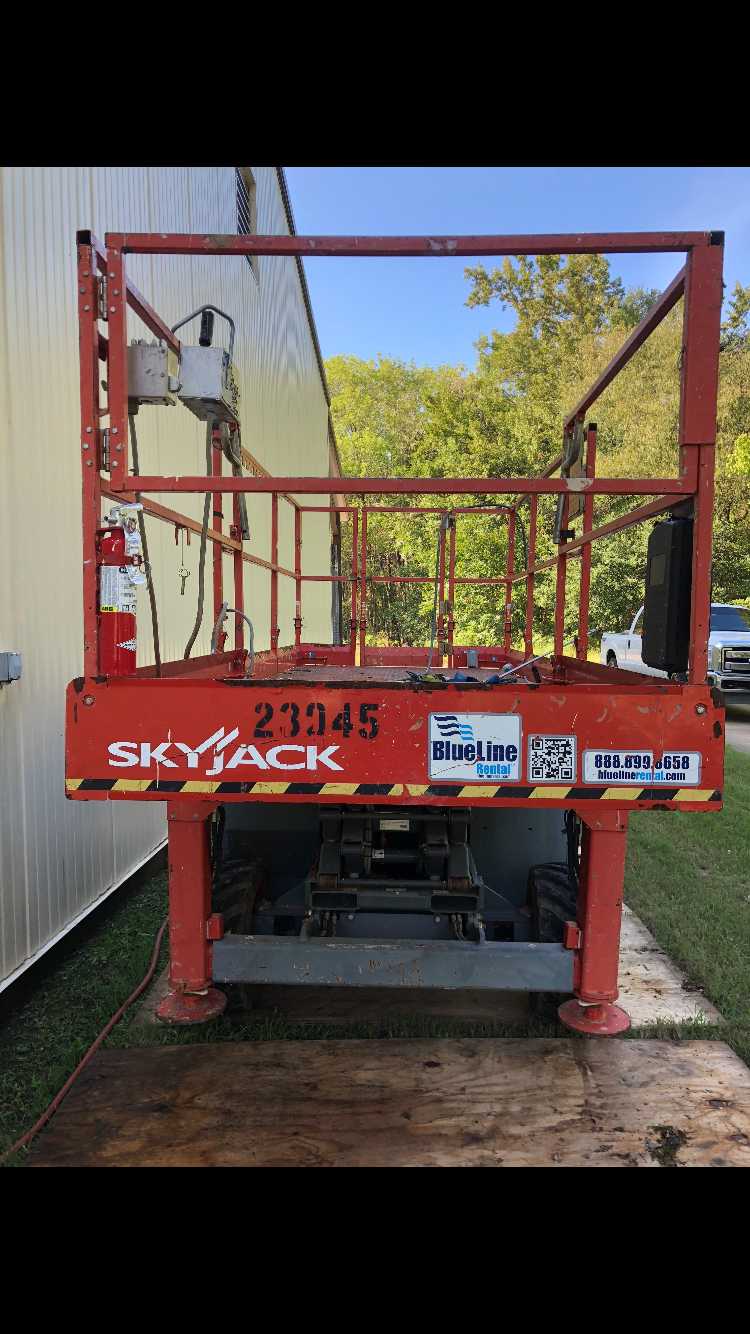 Used 2015 Skyjack SJ6832RT Rough Terrain Scissor Lift For Sale in