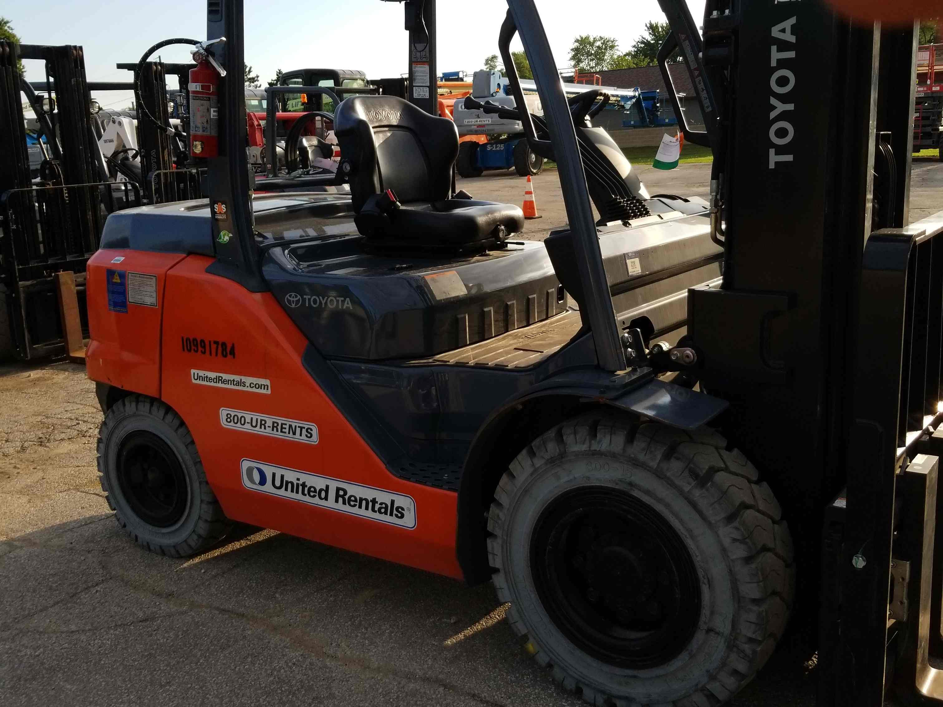 Used 2019 Toyota 8FG45U Warehouse Forklift For Sale in Grand Rapids, MI