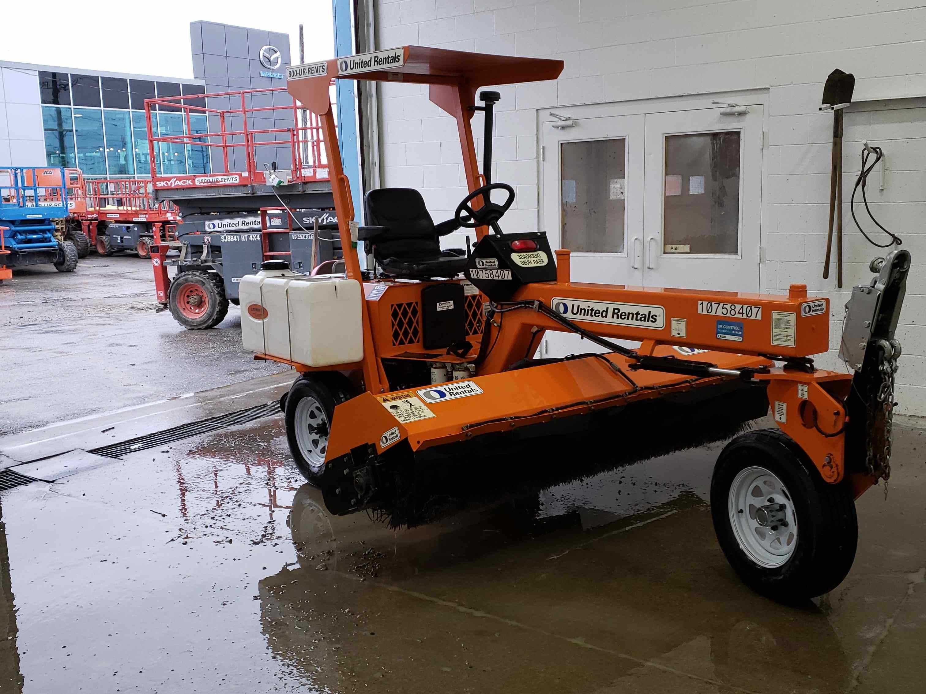 Used 2018 LayMor SM300 Sweeper For Sale in Etobicoke, ON United Rentals