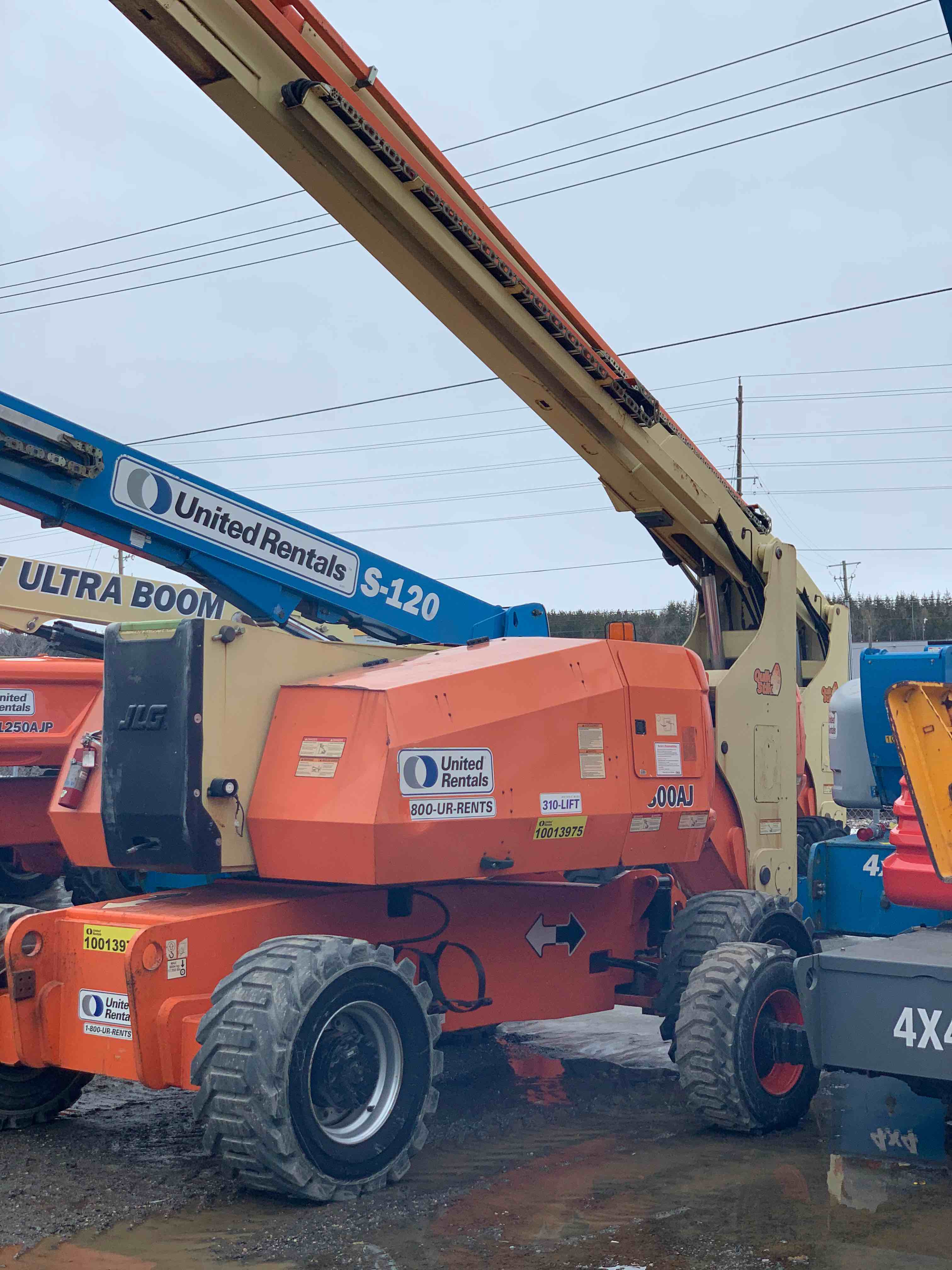 Used 2011 JLG 800AJ Articulating Boom Lift For Sale in Etobicoke, ON