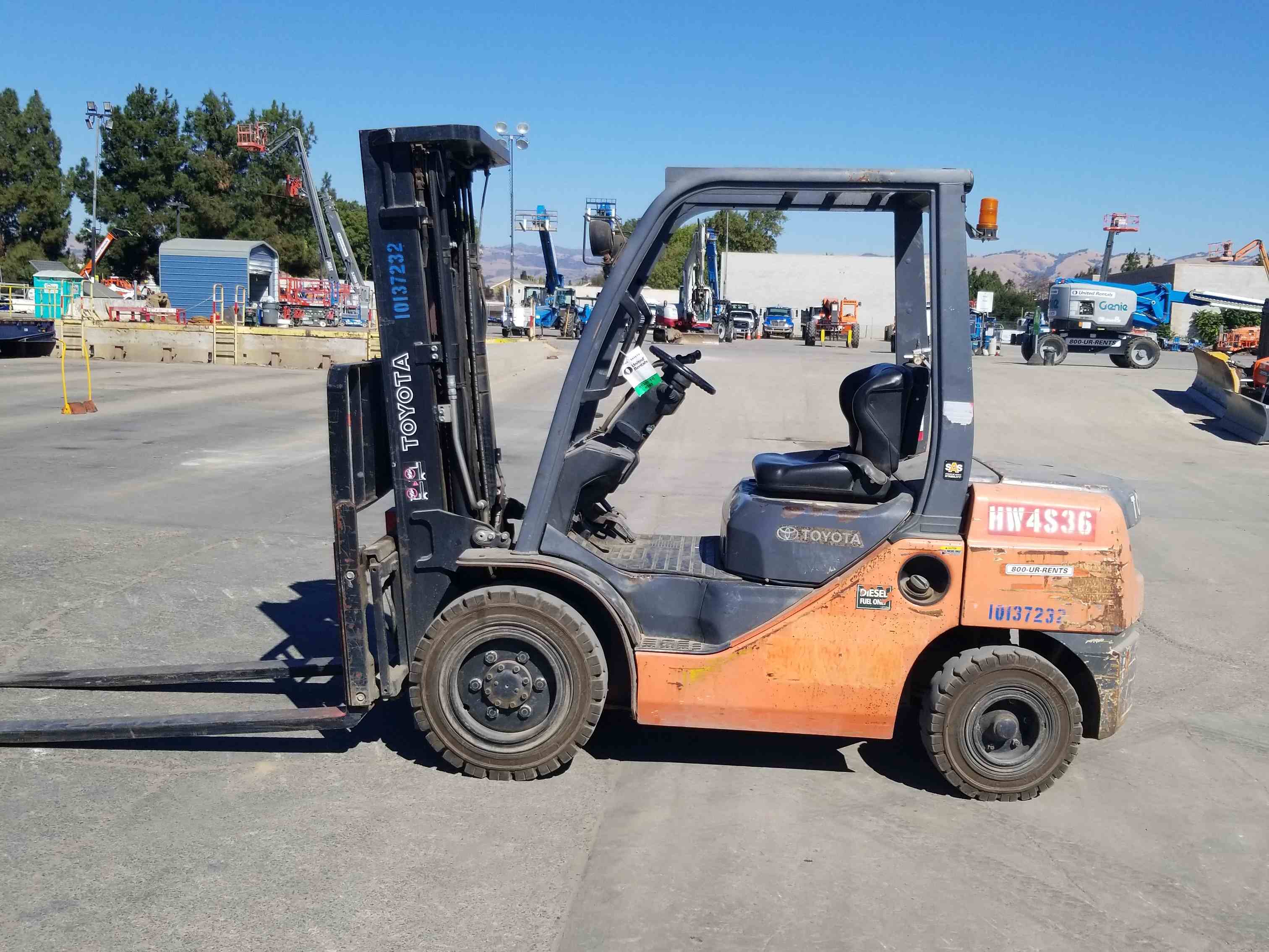 Used 2013 Toyota 8FDU30 Warehouse Forklift For Sale in Pacoima, CA United Rentals