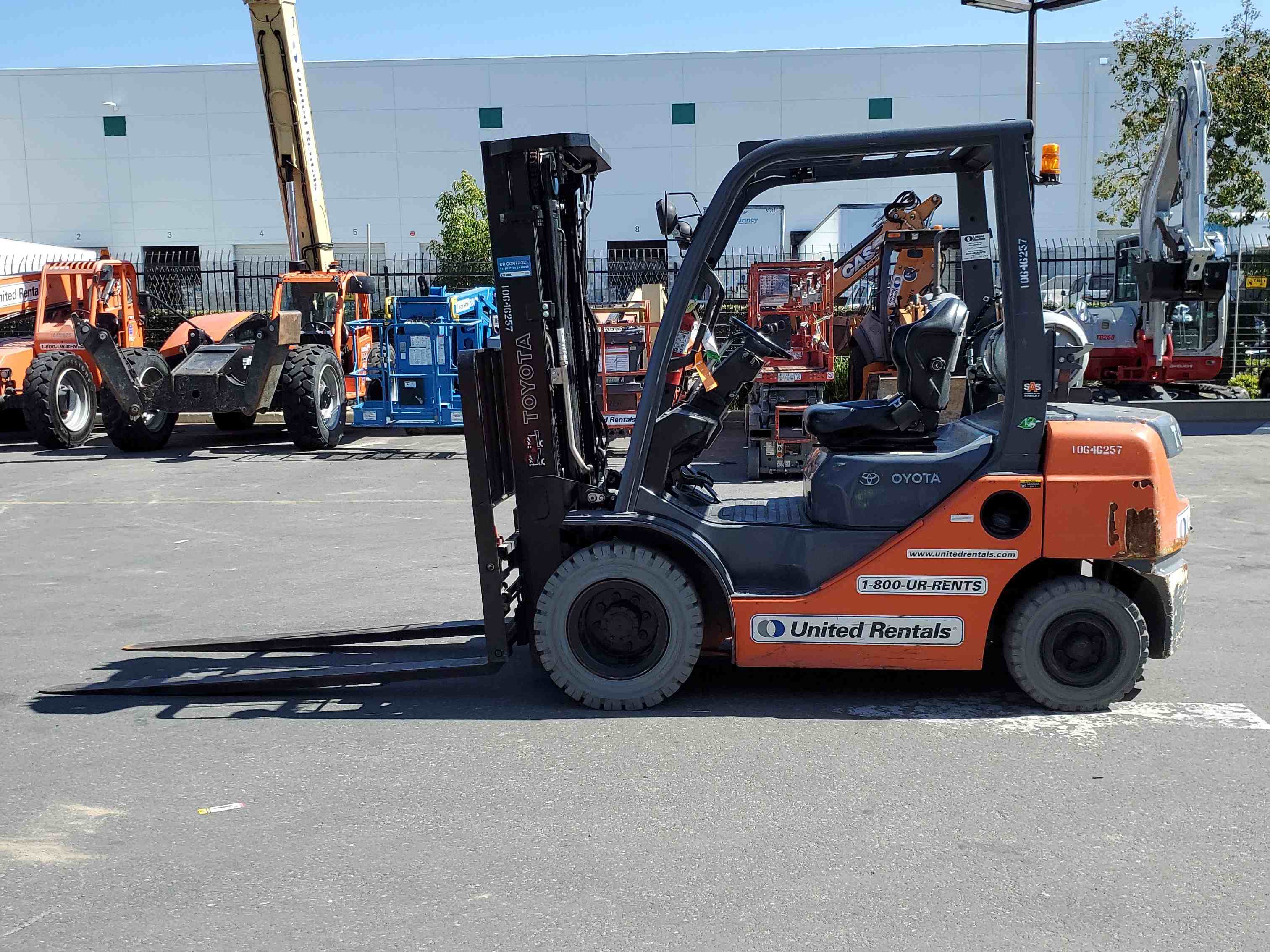 Used 2017 Toyota 8FGU25 Warehouse Forklift For Sale in Merced, CA