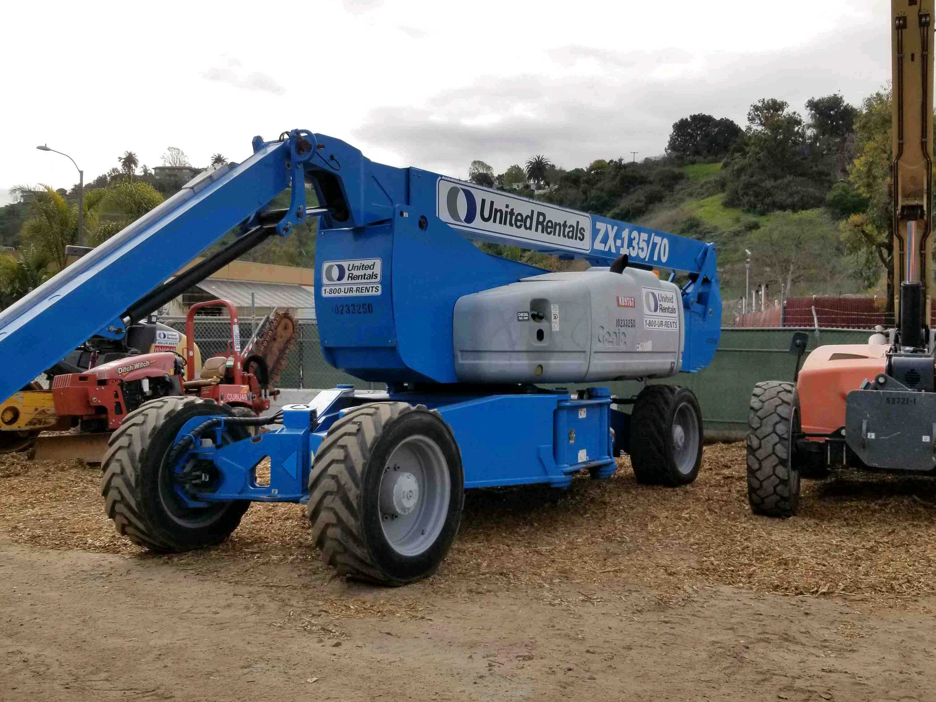 Used 2014 Genie ZX135/70 Articulating Boom Lift For Sale in Irving, TX