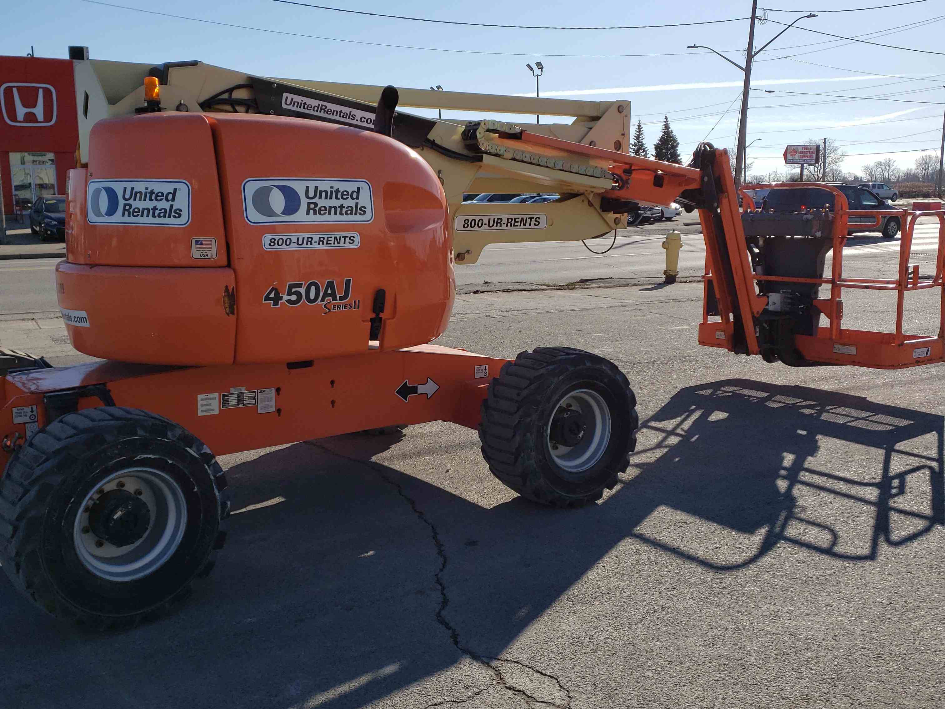 Used 2014 JLG 450AJ Articulating Boom Lift For Sale in Ottawa, ON