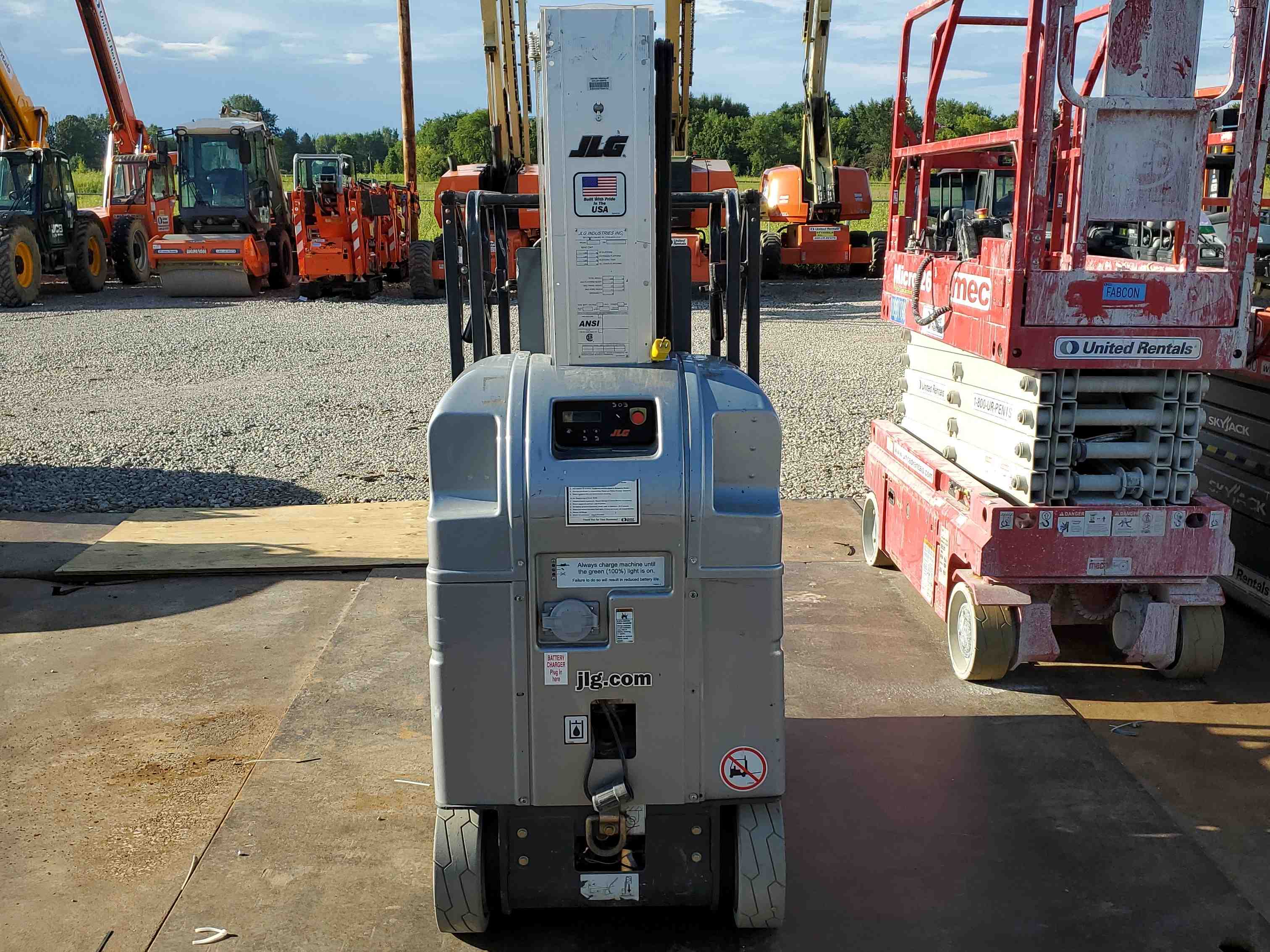 Used 2014 JLG 20MVL SelfPropelled OnePerson Lift For Sale in