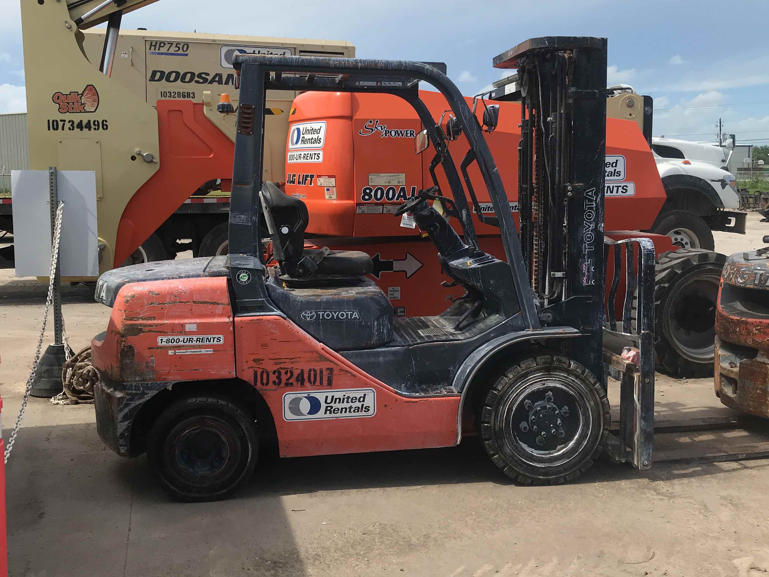 Used 2014 Toyota 8FDU30 Warehouse Forklift For Sale in Corpus Christi, TX United Rentals