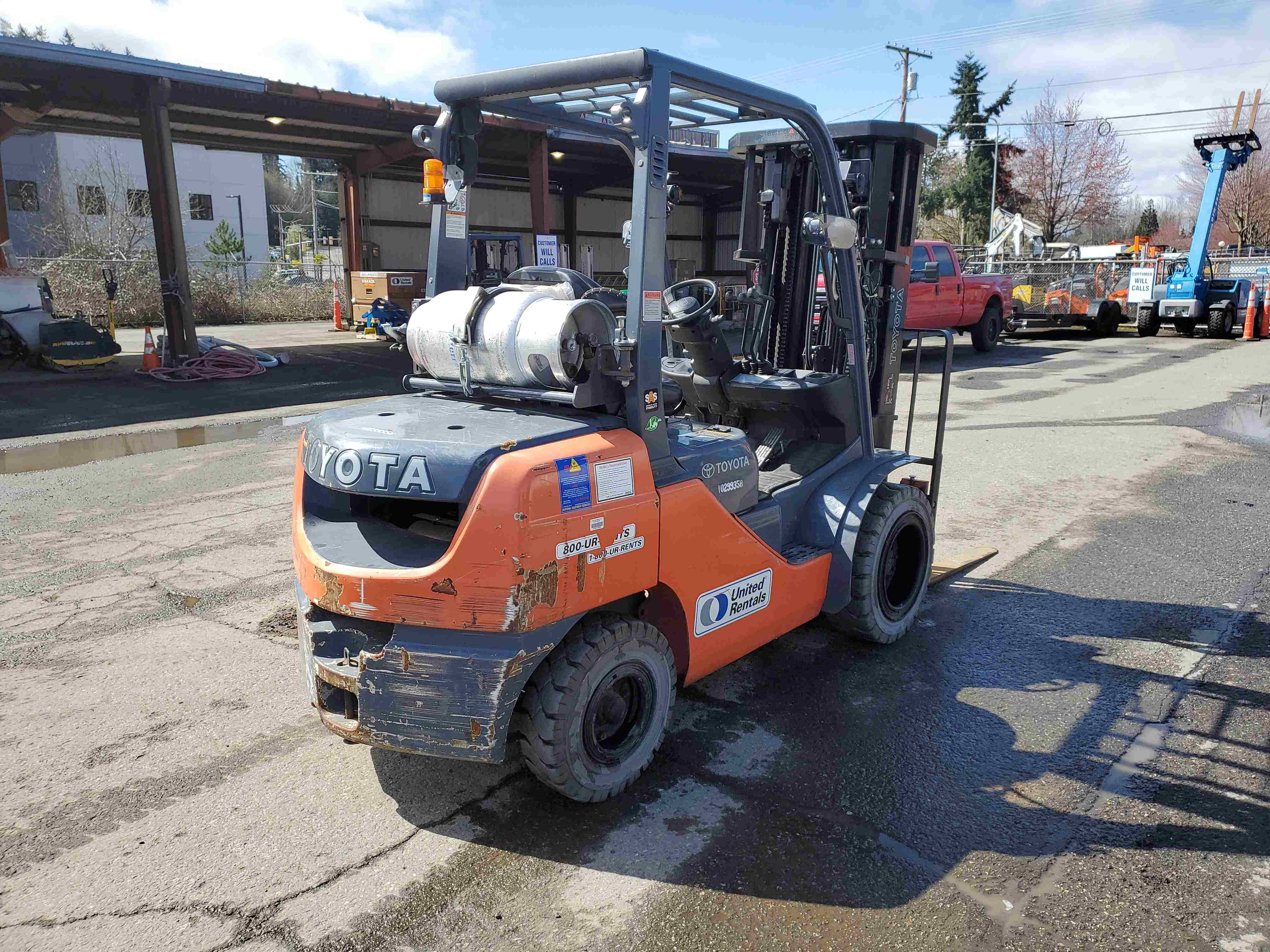 Used 2014 Toyota 8FGU30 Warehouse Forklift For Sale in Tukwila, WA