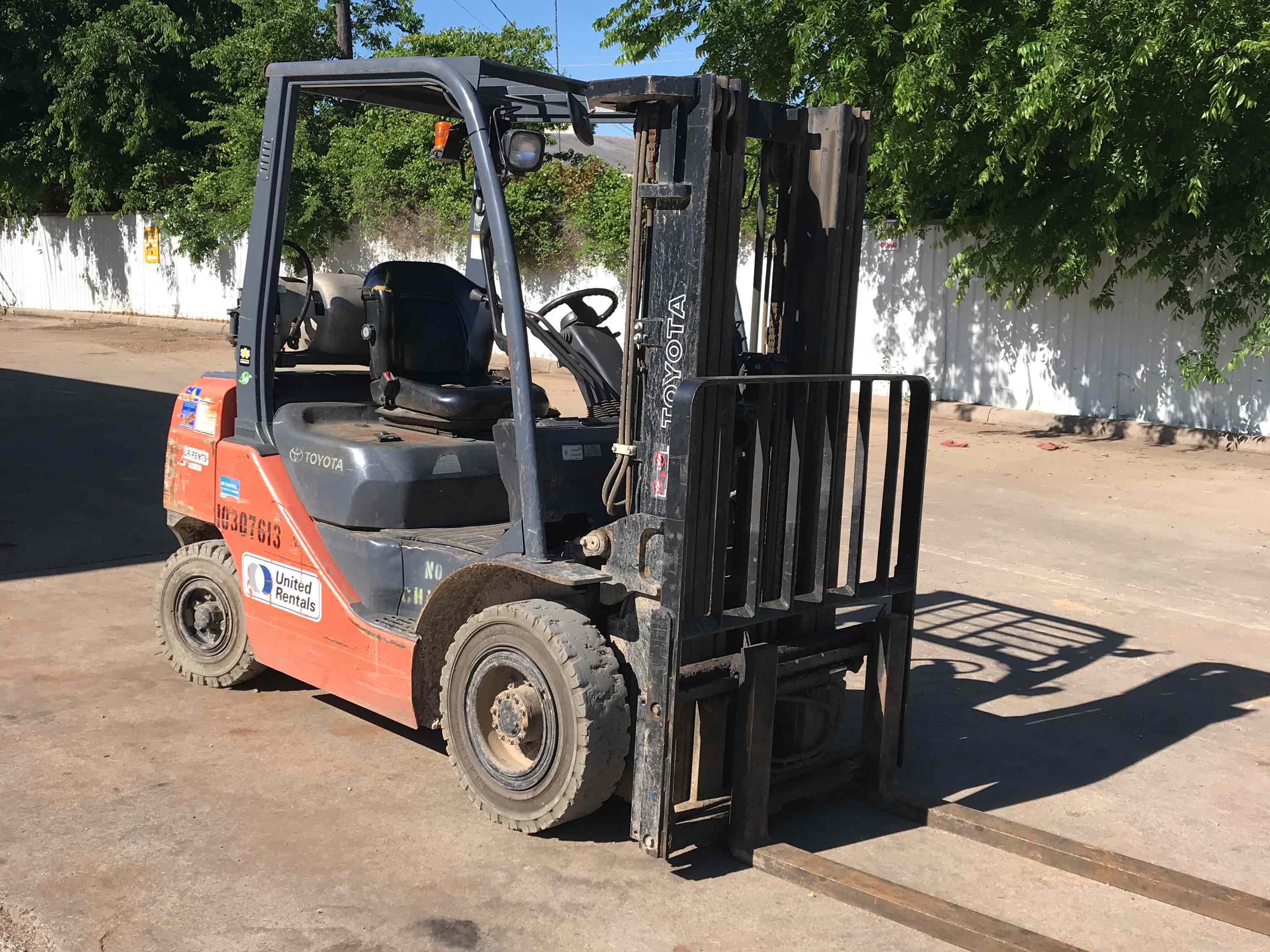 Used 2014 Toyota 8FGU25 Warehouse Forklift For Sale in Abilene, TX
