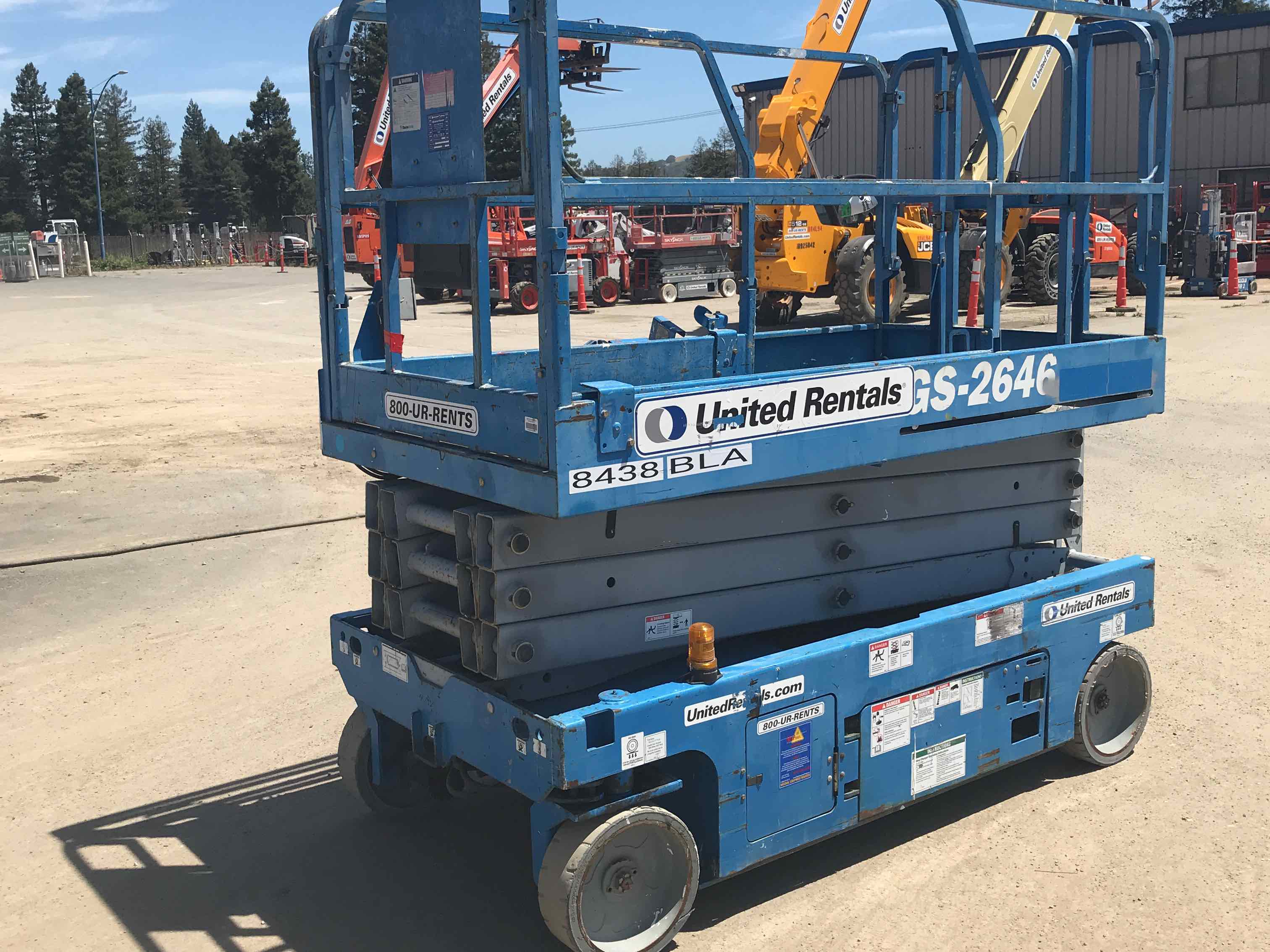 Used 2014 Genie GS2646 Scissor Lift For Sale in San Jose, CA United