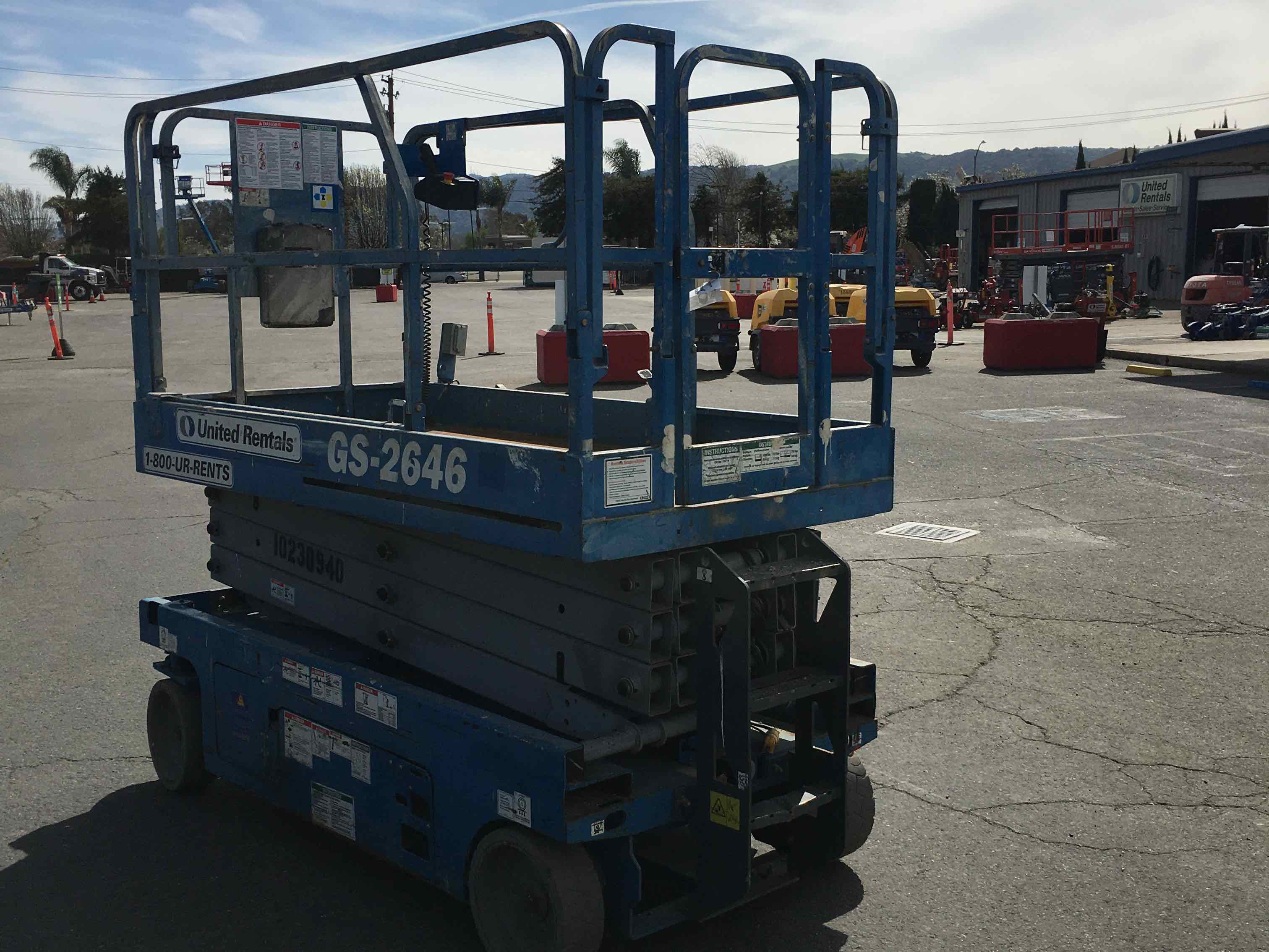 Used 2014 Genie GS2646 Scissor Lift For Sale in San Francisco, CA