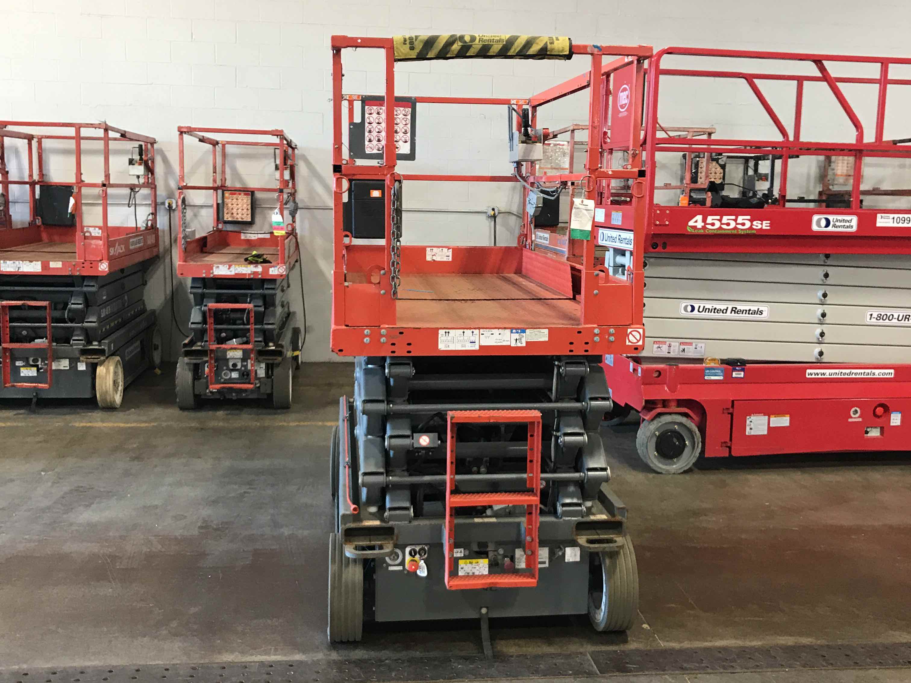 Used 2016 Skyjack SJIII4632 Scissor Lift For Sale in Nanaimo, BC