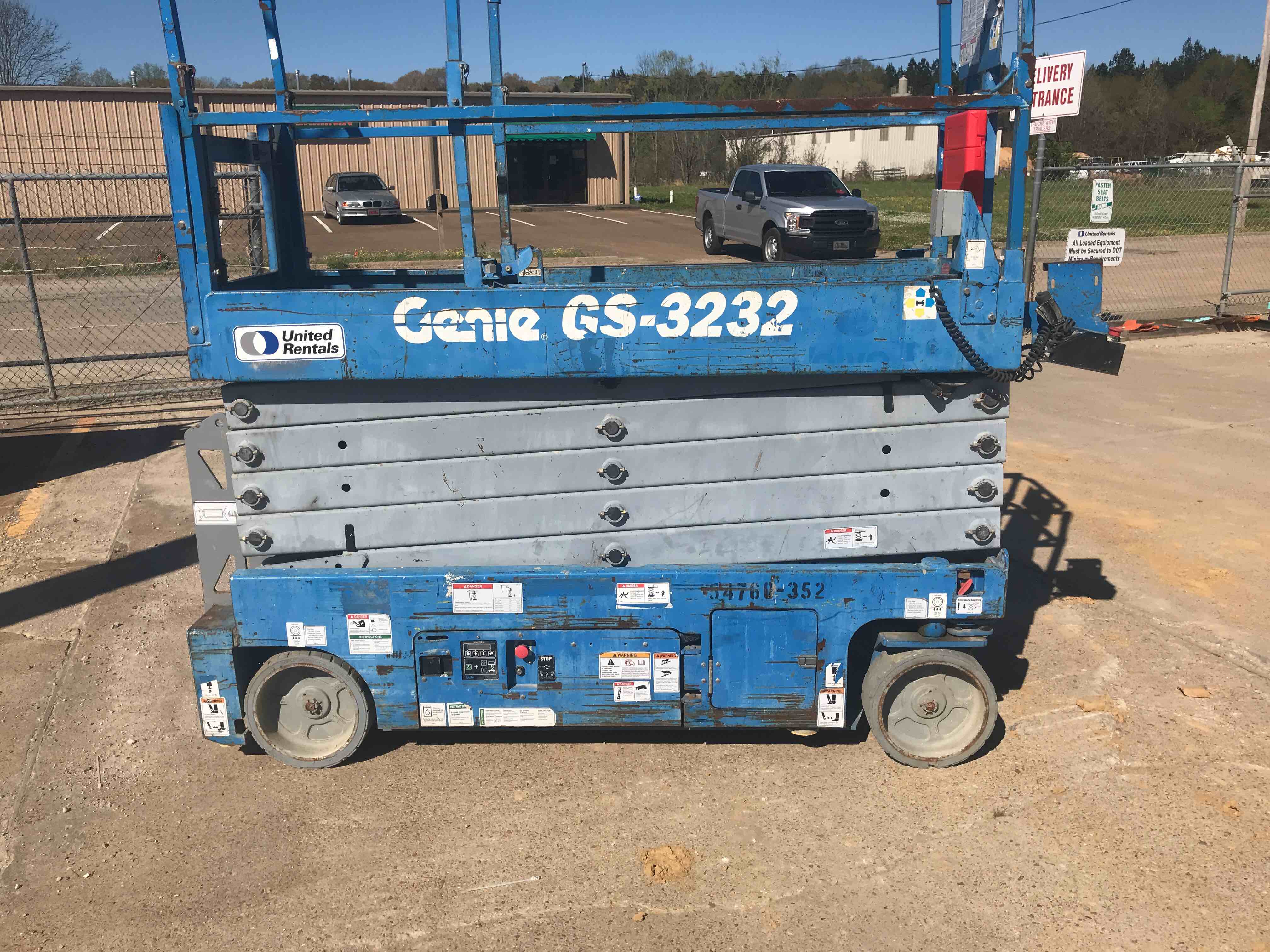 Used 2013 Genie GS3232 Scissor Lift For Sale in New Orleans, LA