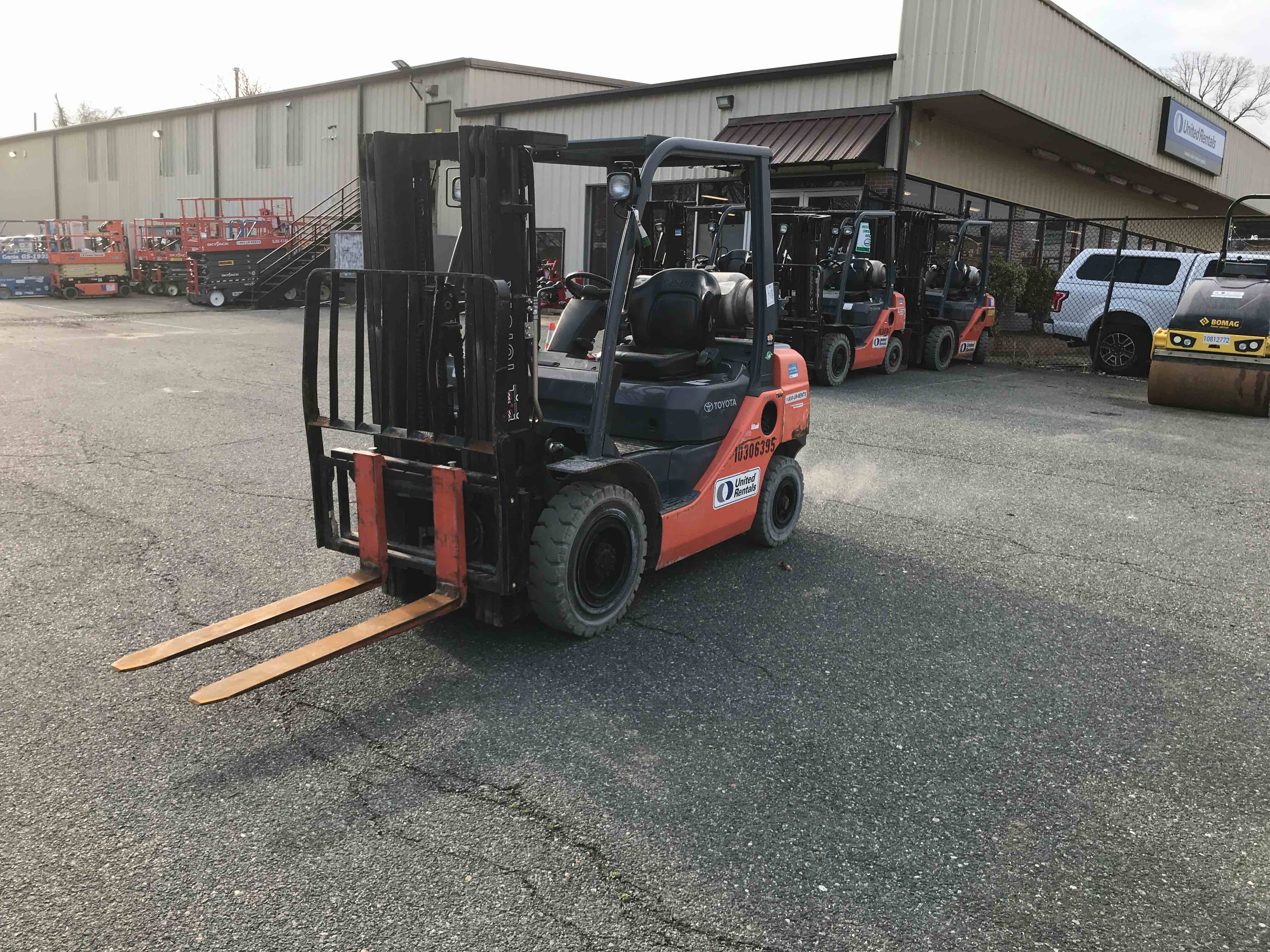 Used 2014 Toyota 8FGU25 Warehouse Forklift For Sale in Baltimore, MD