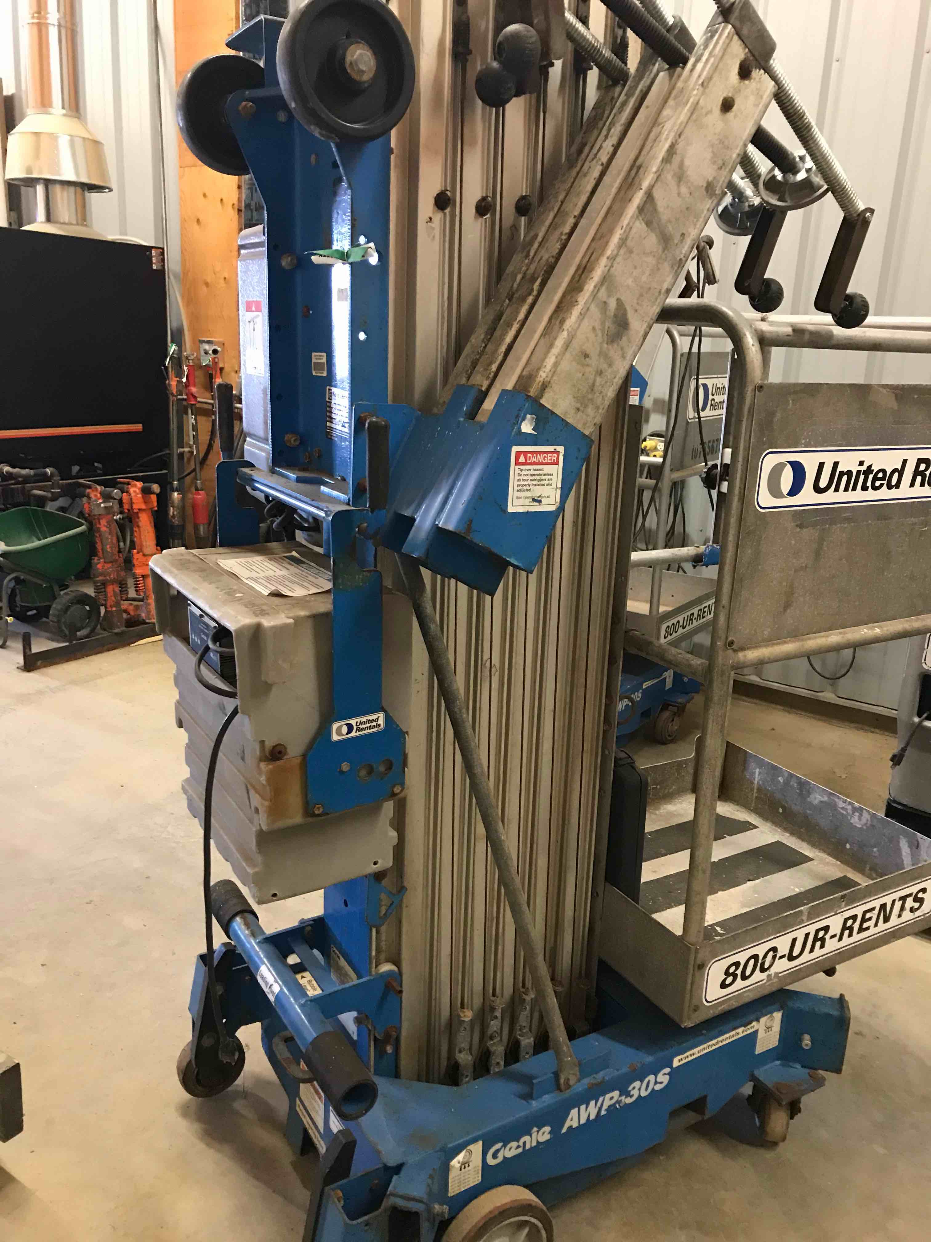 Used 2015 Genie AWP30SDC Pusharound Lift For Sale in Saskatoon, SK United Rentals