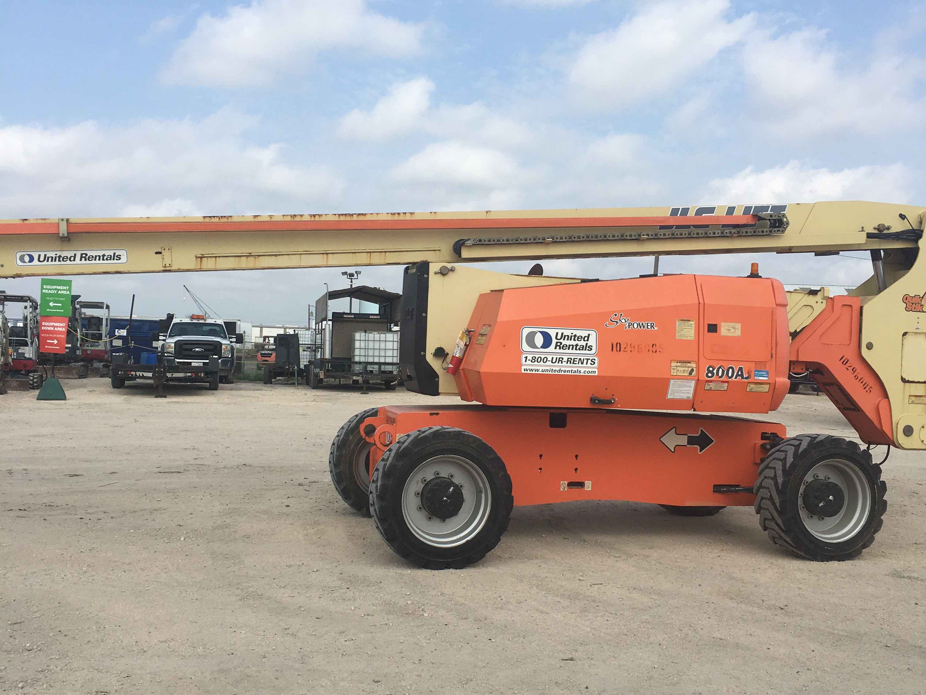 Used 2014 JLG 800AJ Articulating Boom Lift For Sale in Bay City, TX
