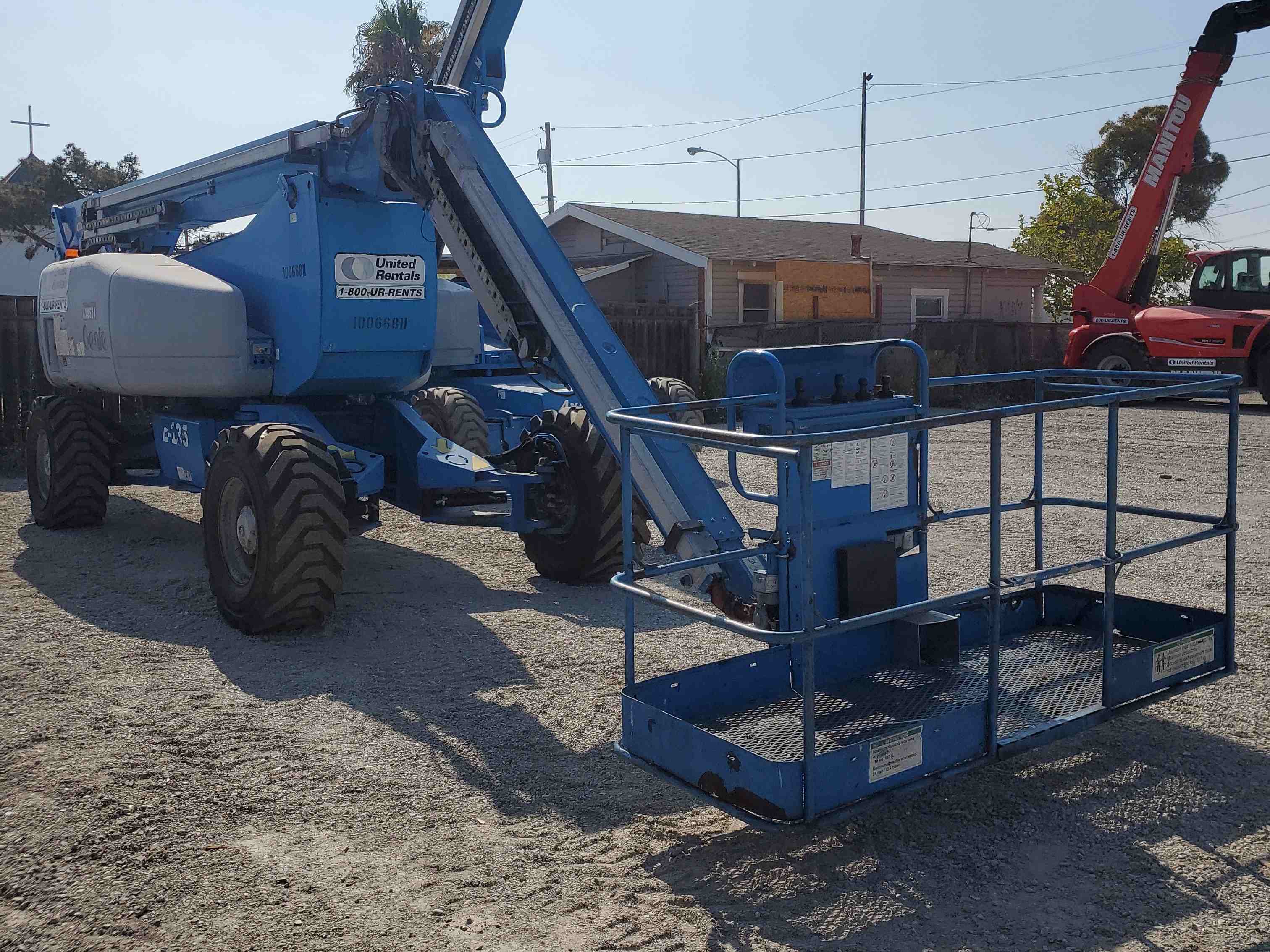 Used 2012 Genie Z135/70 Articulating Boom Lift For Sale in Milpitas