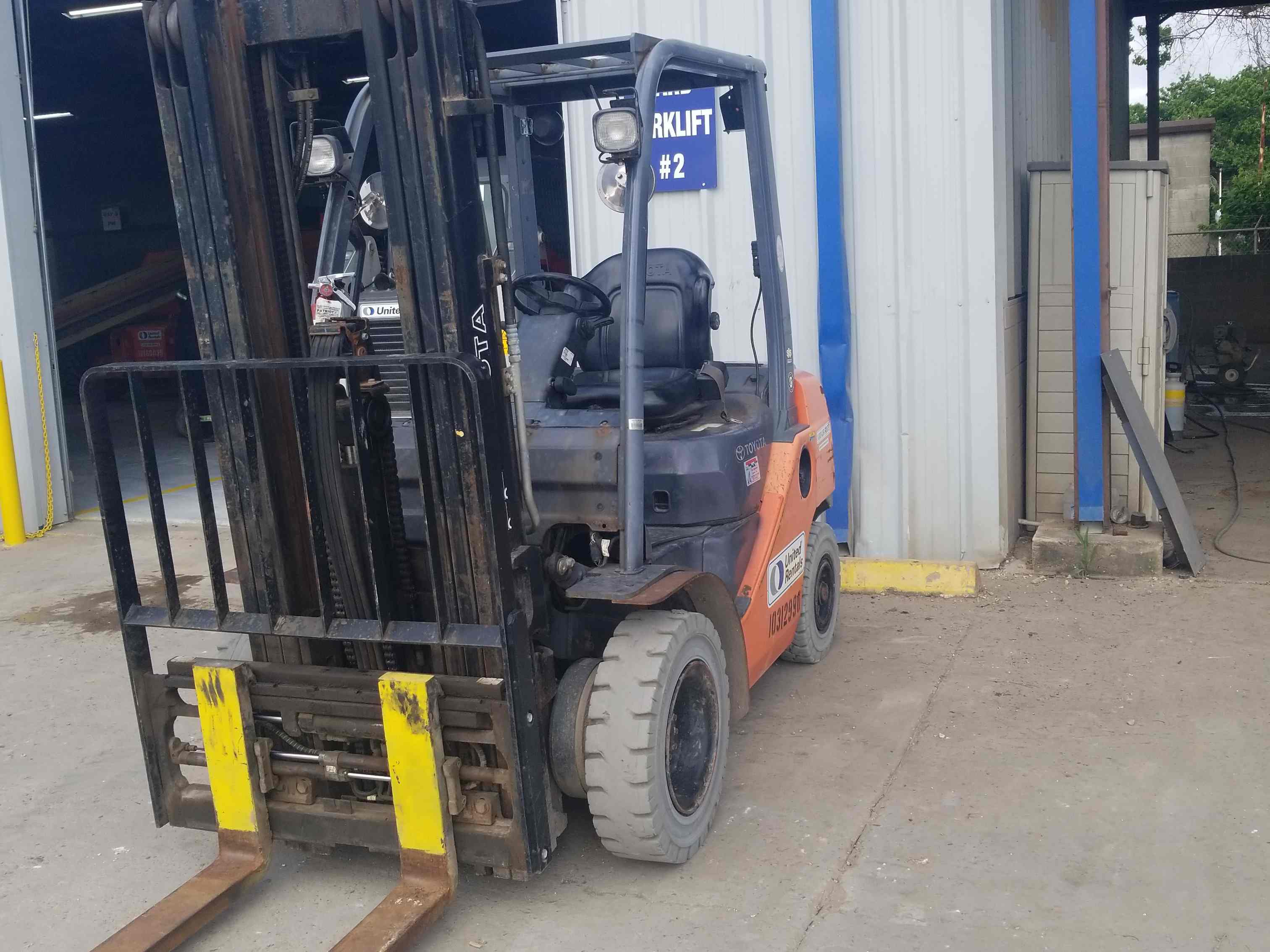 Used 2014 Toyota 8FDU25 Warehouse Forklift For Sale in Texas City, TX