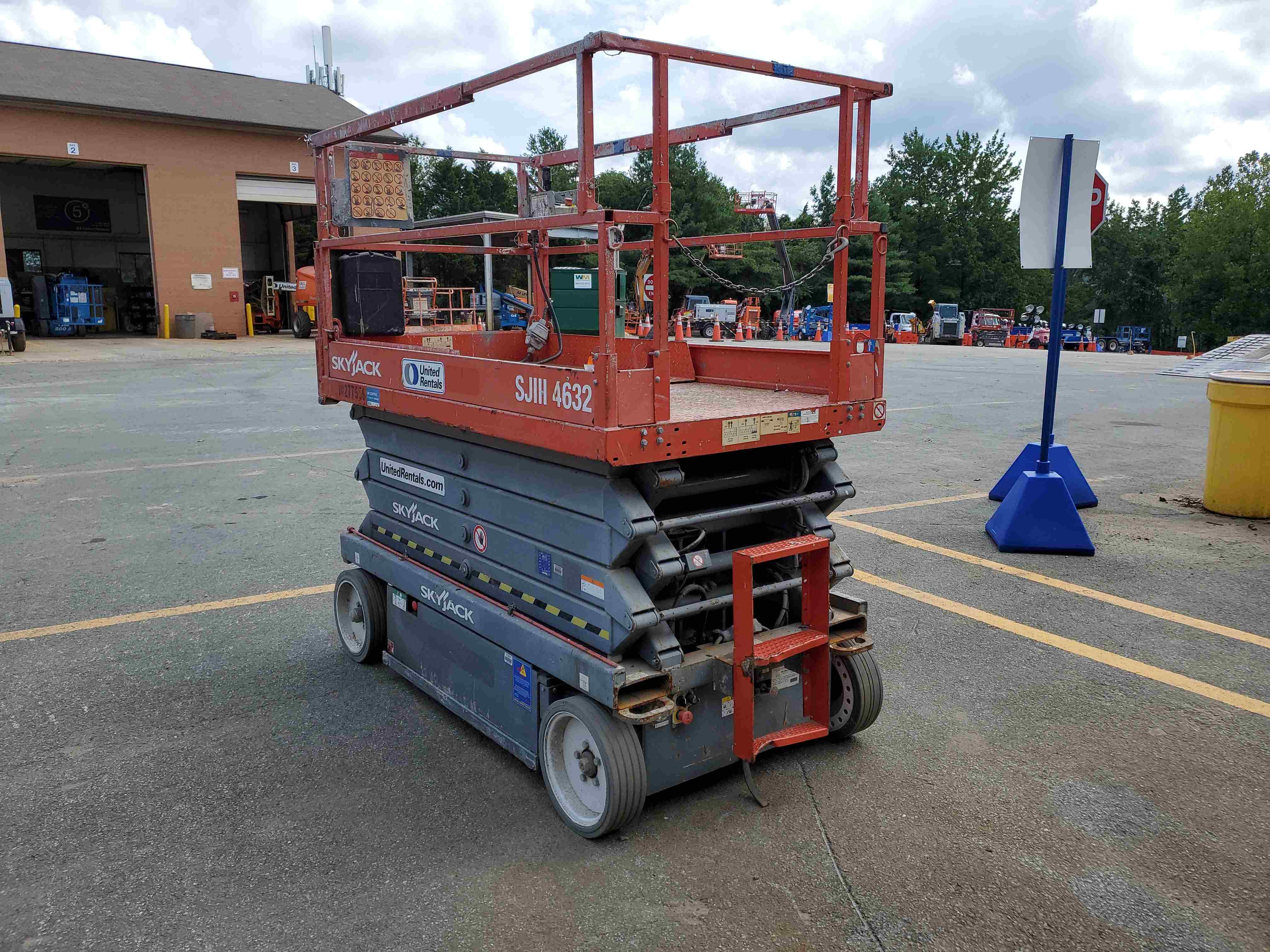 Used 2014 Skyjack SJIII4632 Scissor Lift For Sale in Roanoke, VA