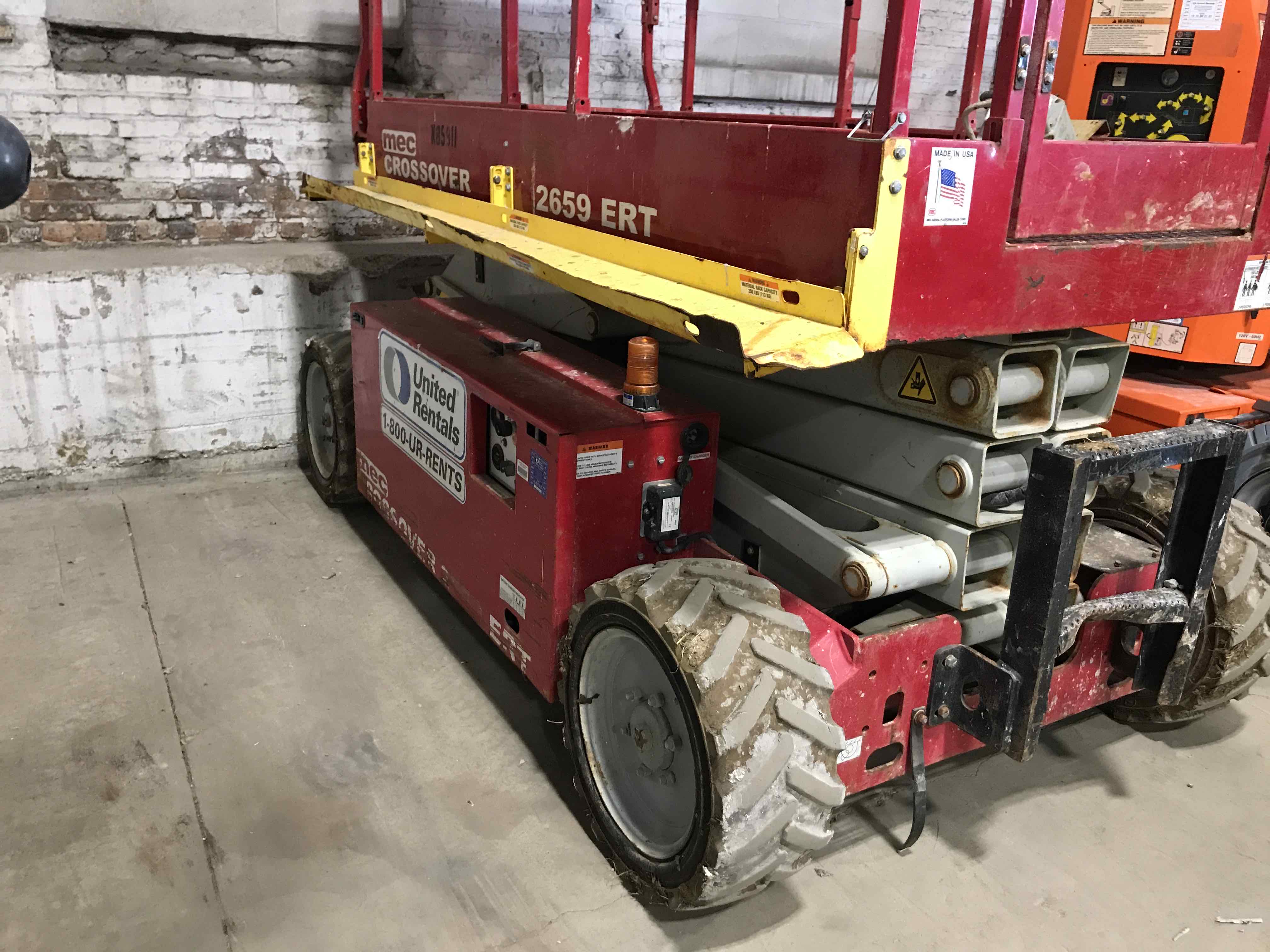 Used 2014 MEC 2659ERT Scissor Lift For Sale in Milwaukee, WI United