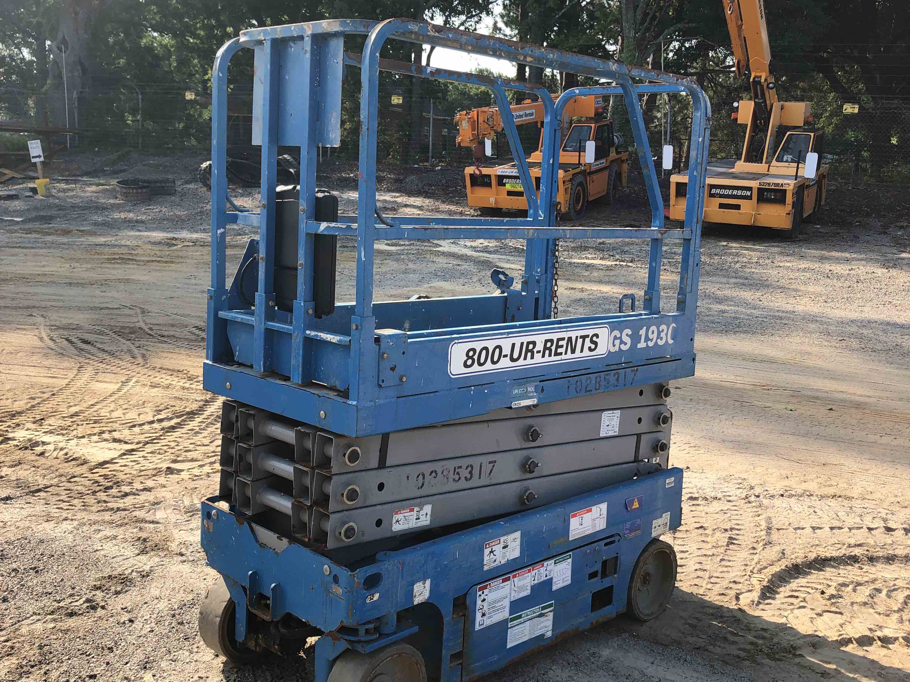 Used 2014 Genie GS1930 Electric Scissor Lift For Sale in Myrtle Beach
