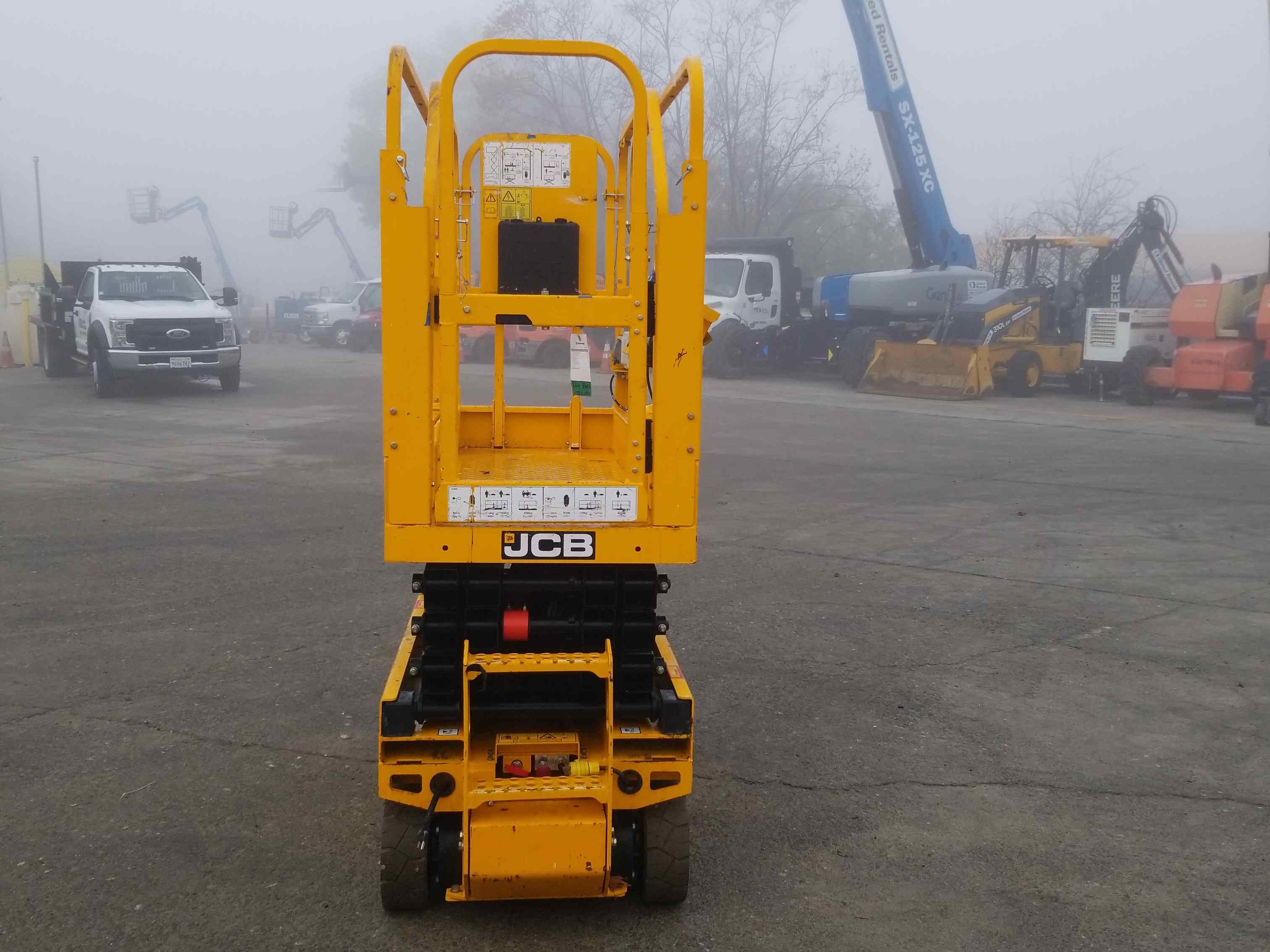 Used 2018 JCB S1930E Scissor Lift For Sale in San Francisco, CA