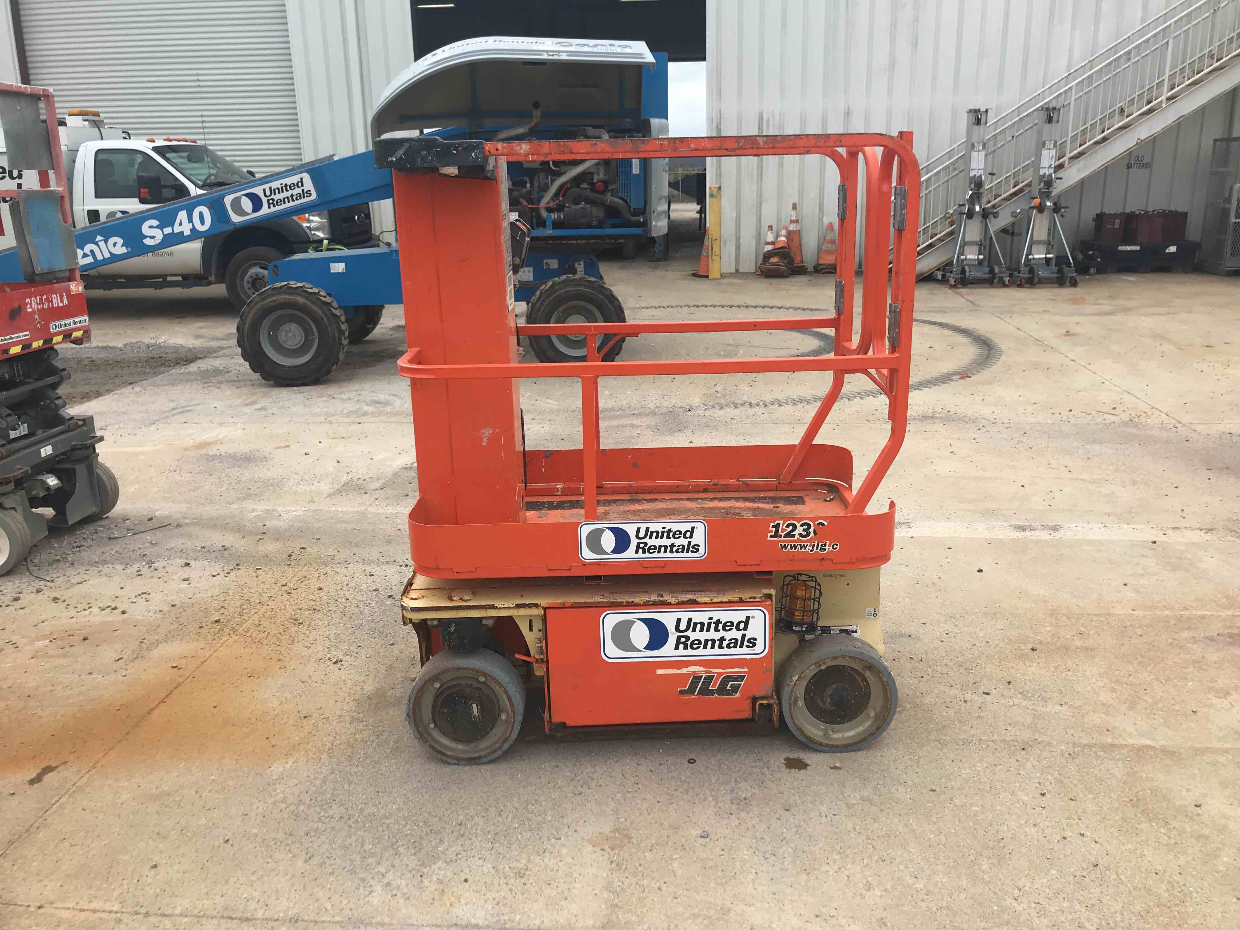 Used 2015 JLG 1230ES OnePerson Lift For Sale in Bessemer, AL United