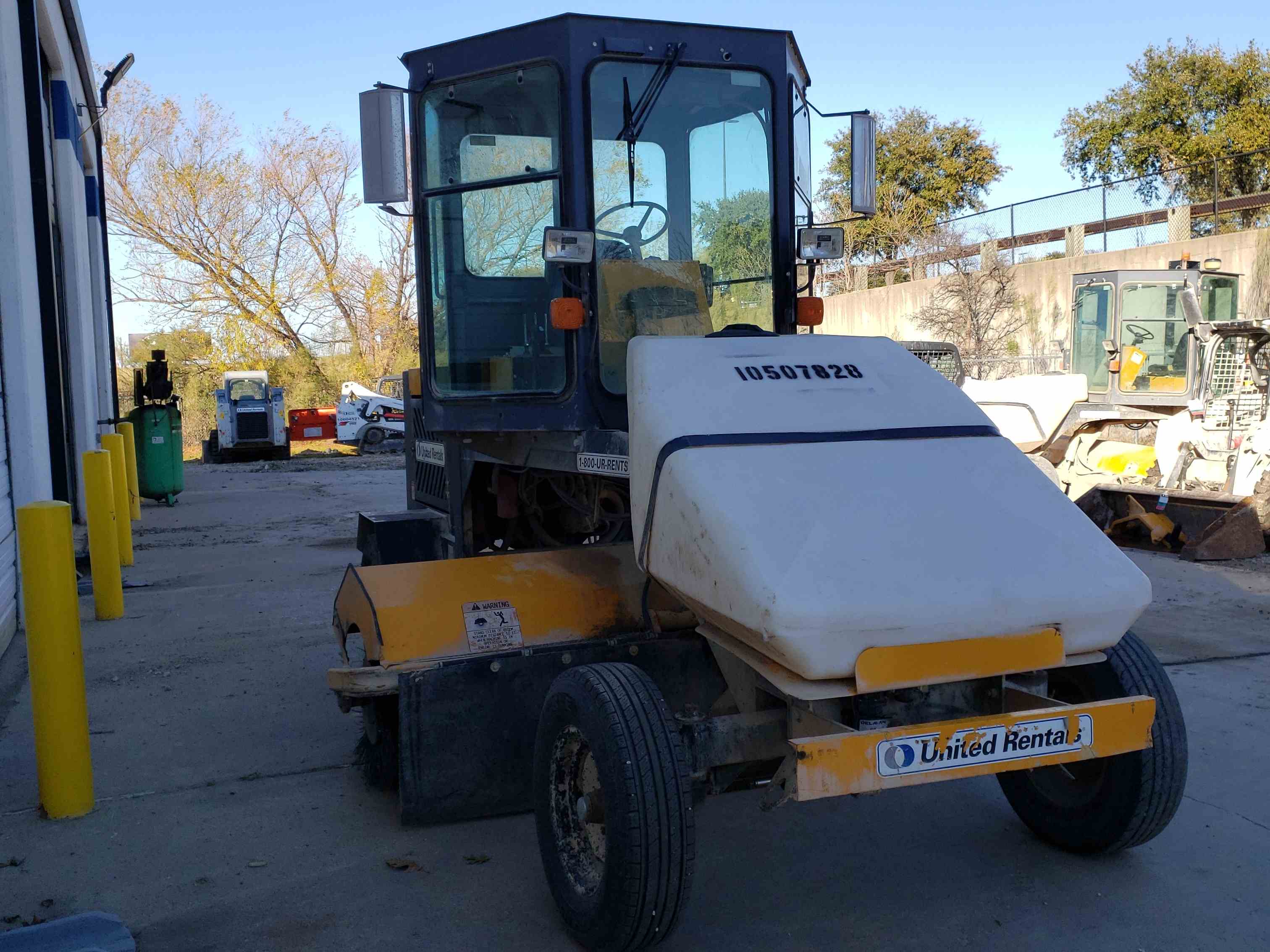 Used 2016 LayMor SM400 Sweeper For Sale in McKinney, TX United Rentals