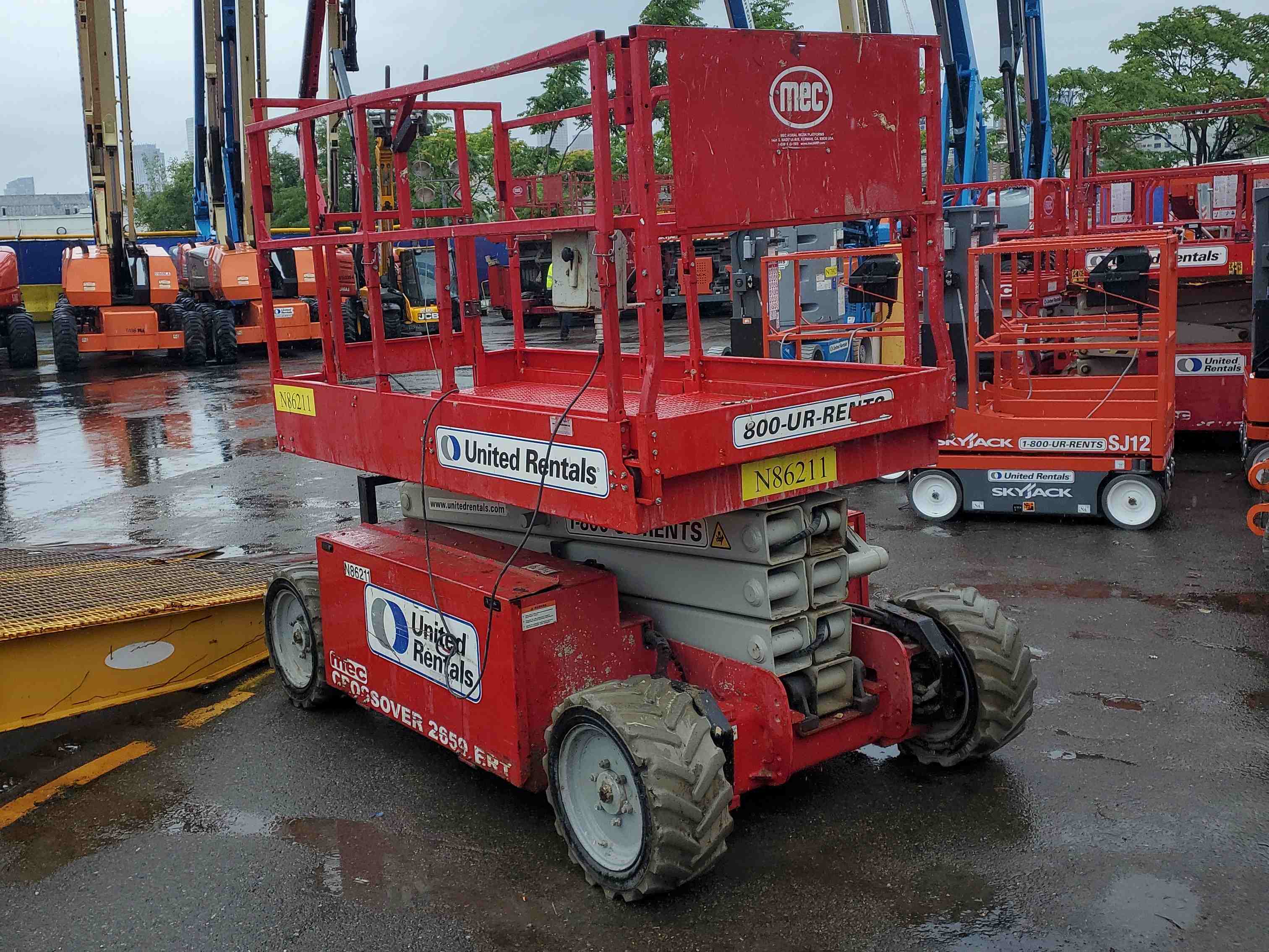 Used 2014 MEC 2659ERT Scissor Lift For Sale in Pocasset, MA United
