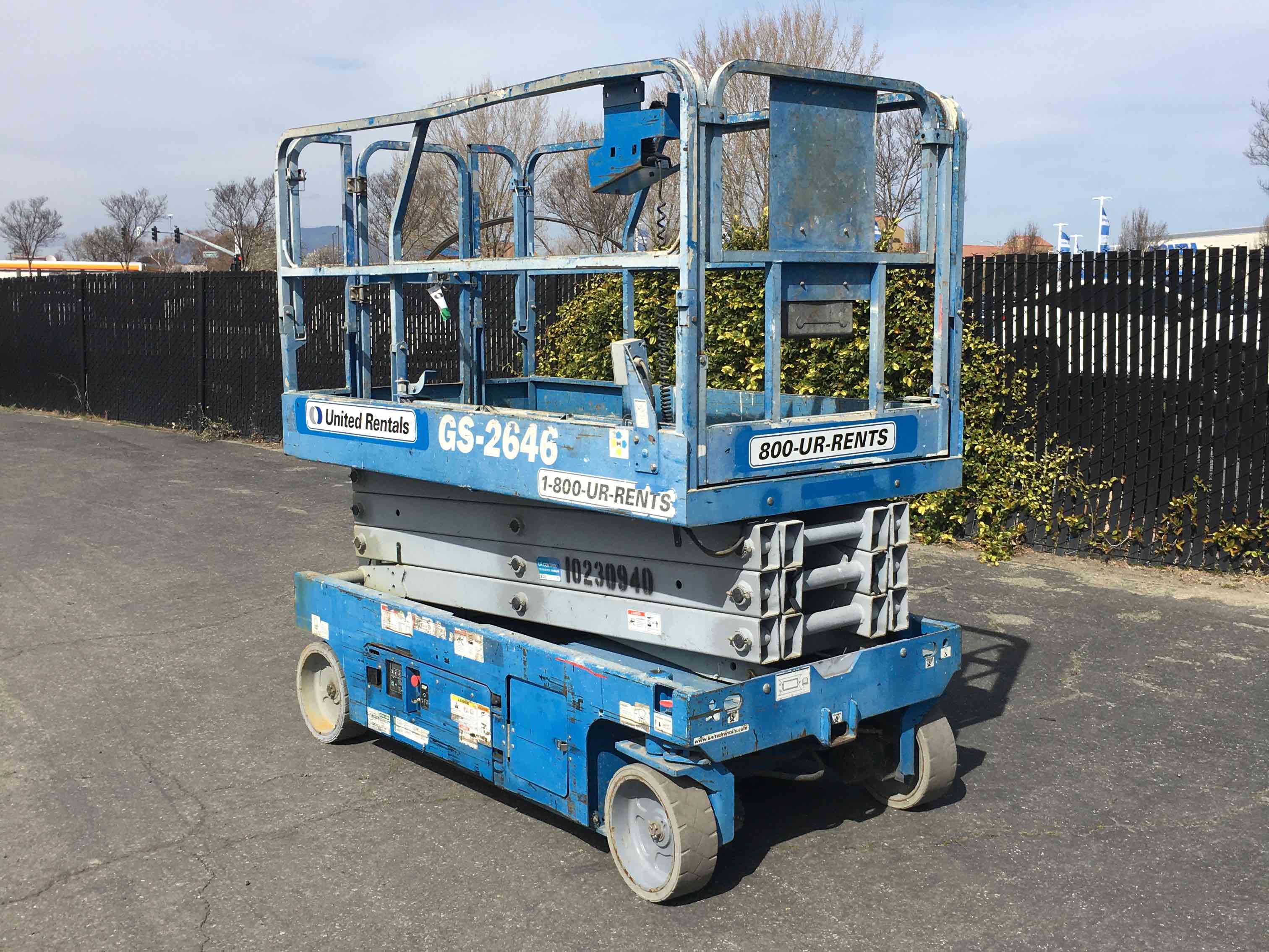 Used 2014 Genie GS2646 Scissor Lift For Sale in San Francisco, CA