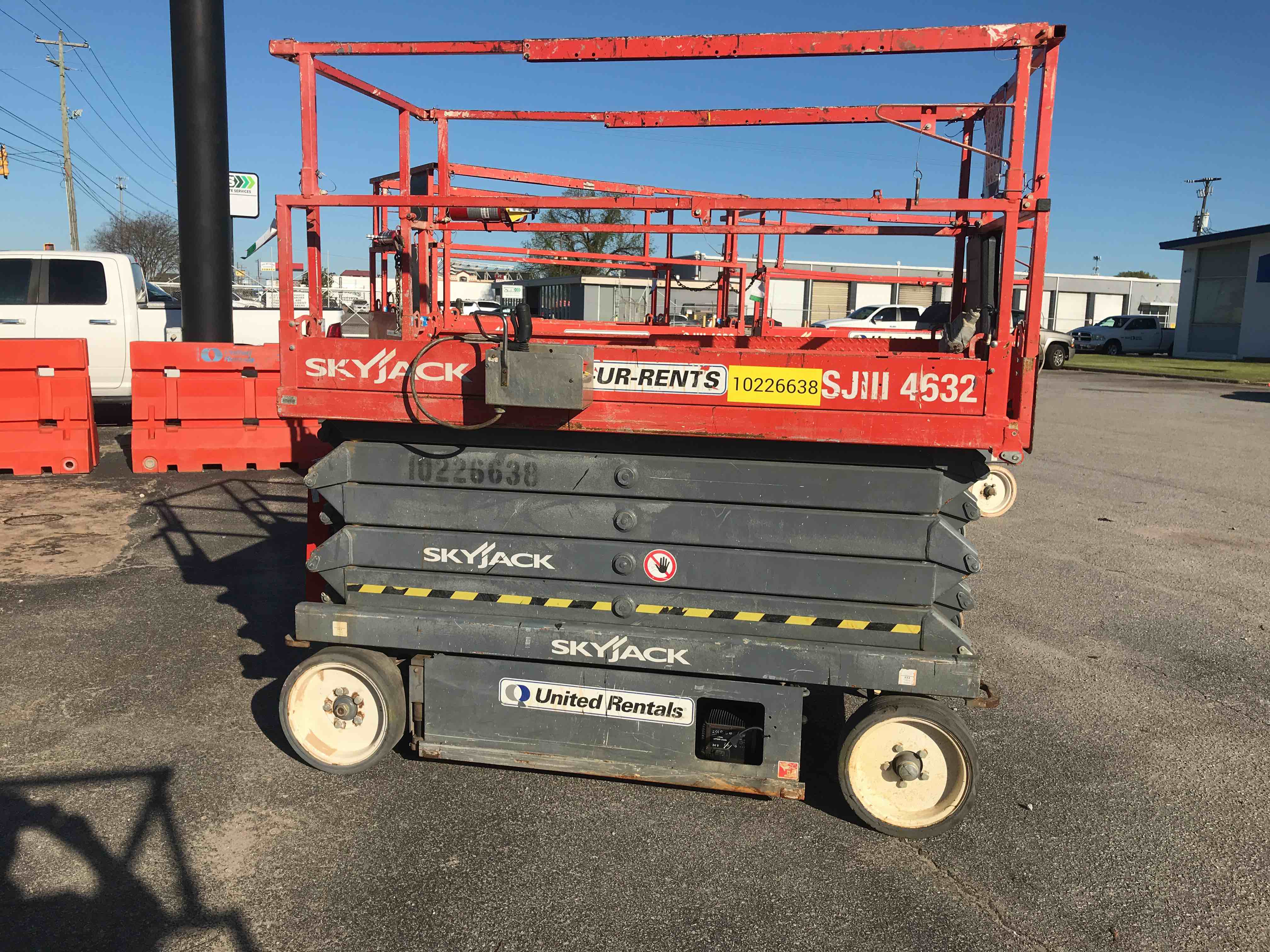 Used 2014 Skyjack SJIII4632 Scissor Lift For Sale in Hickory, NC