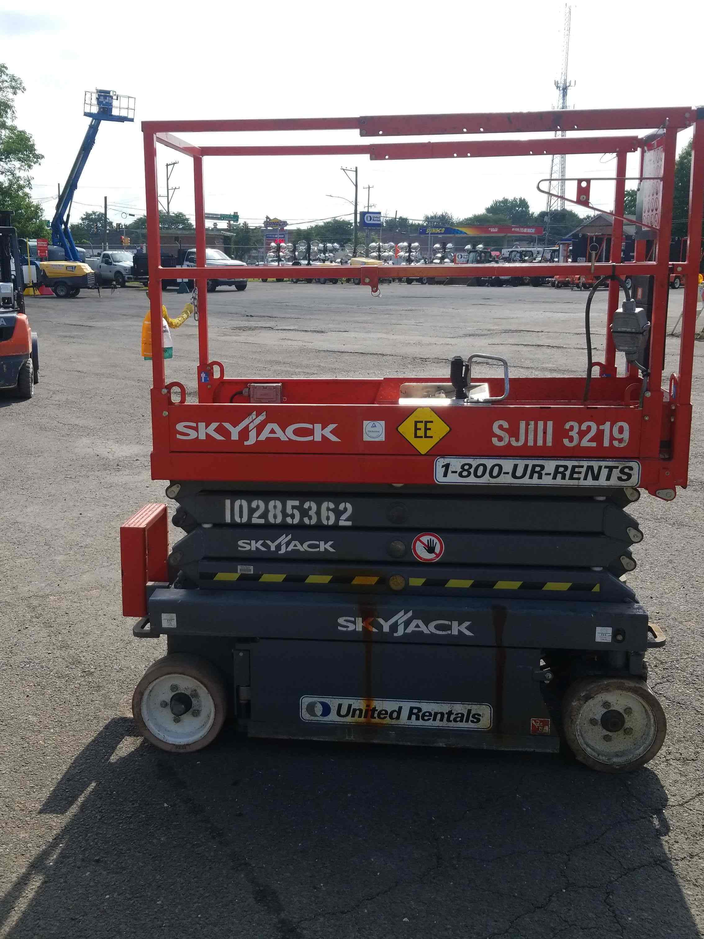 Used 2014 Skyjack SJIII3219 Scissor Lift For Sale in Clairton, PA
