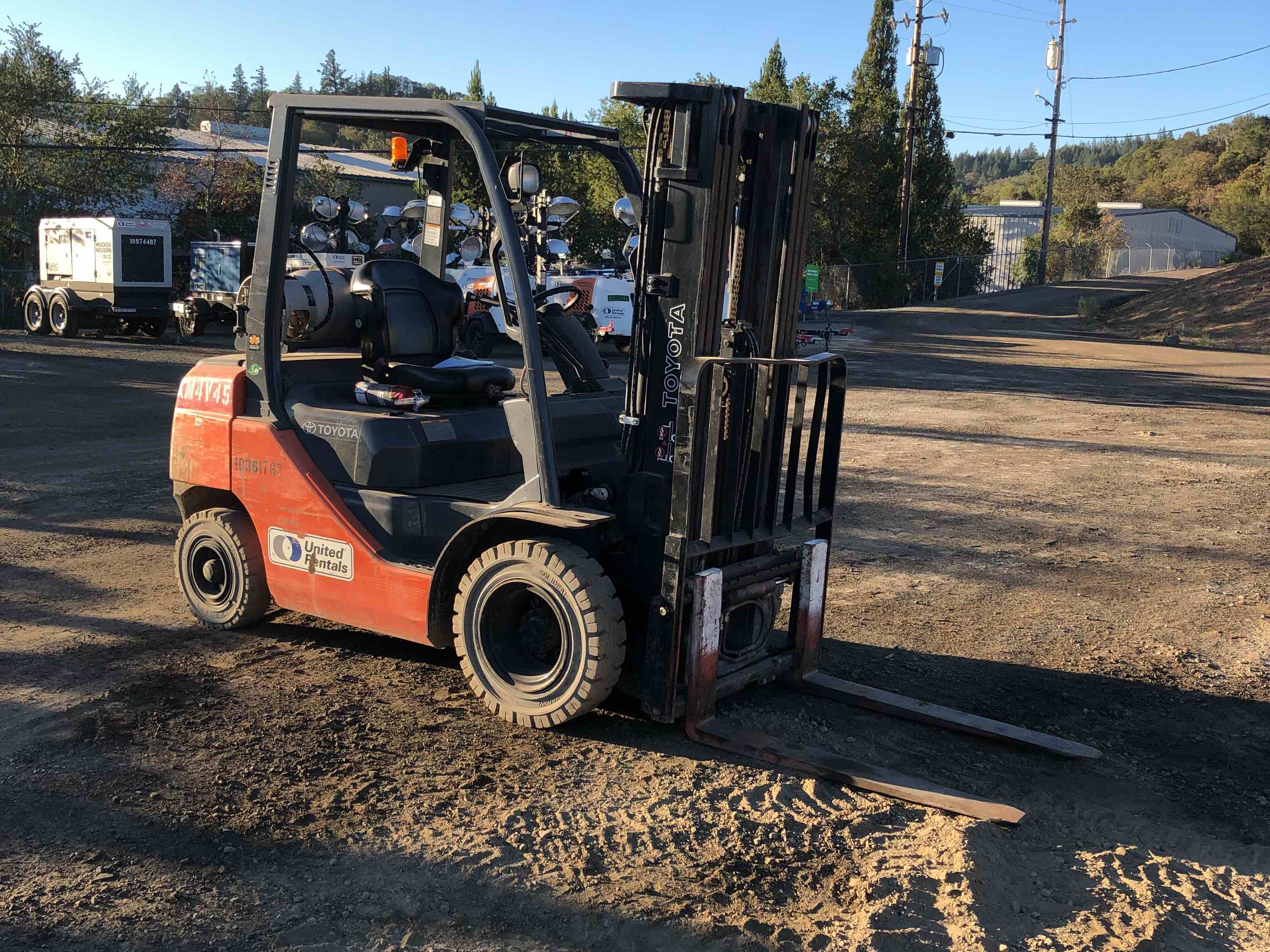Used 2015 Toyota 8FGU25 Warehouse Forklift For Sale in Oakland, CA United Rentals