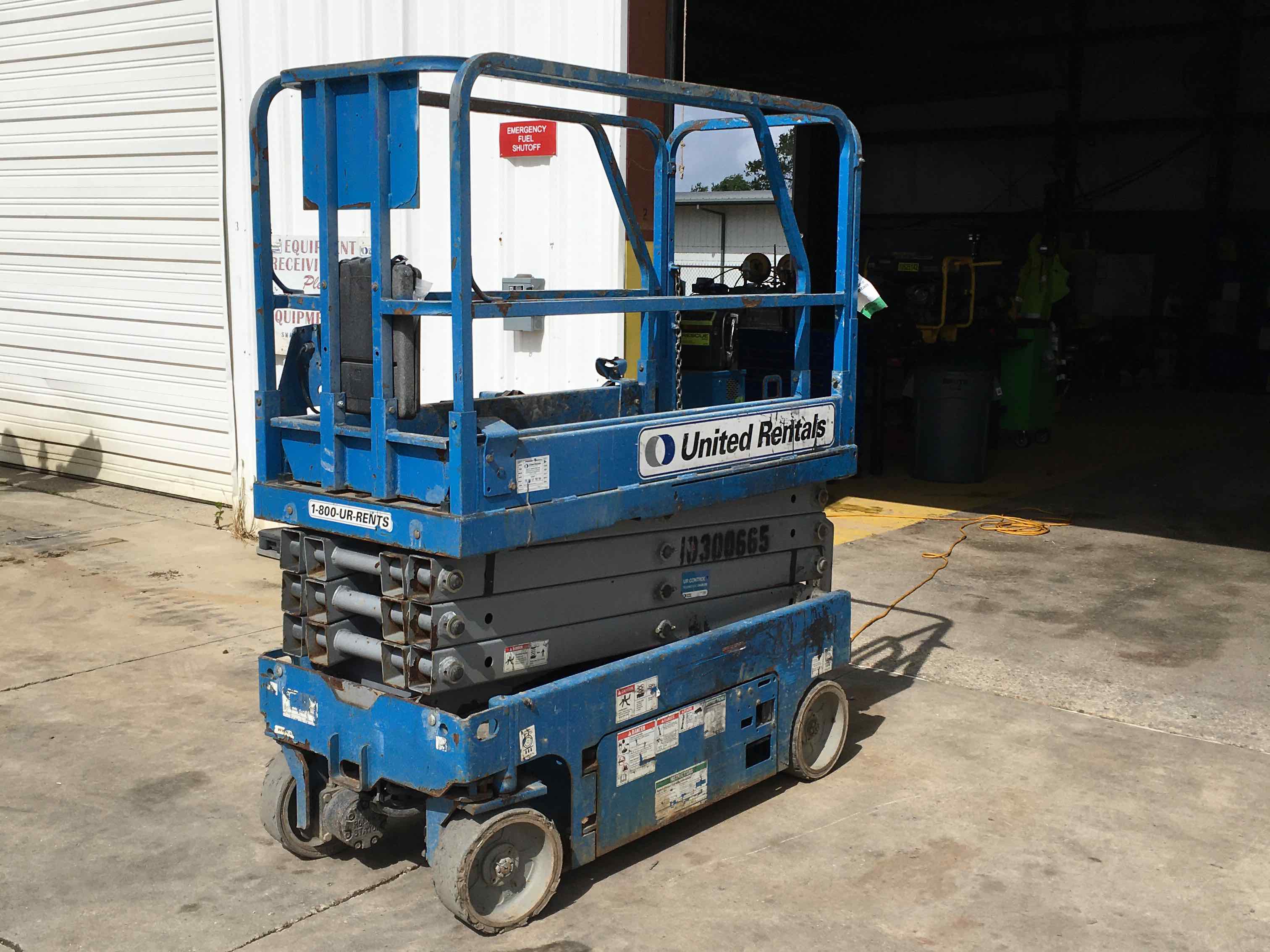 Used 2014 Genie GS1930 Scissor Lift For Sale in Baton Rouge, LA