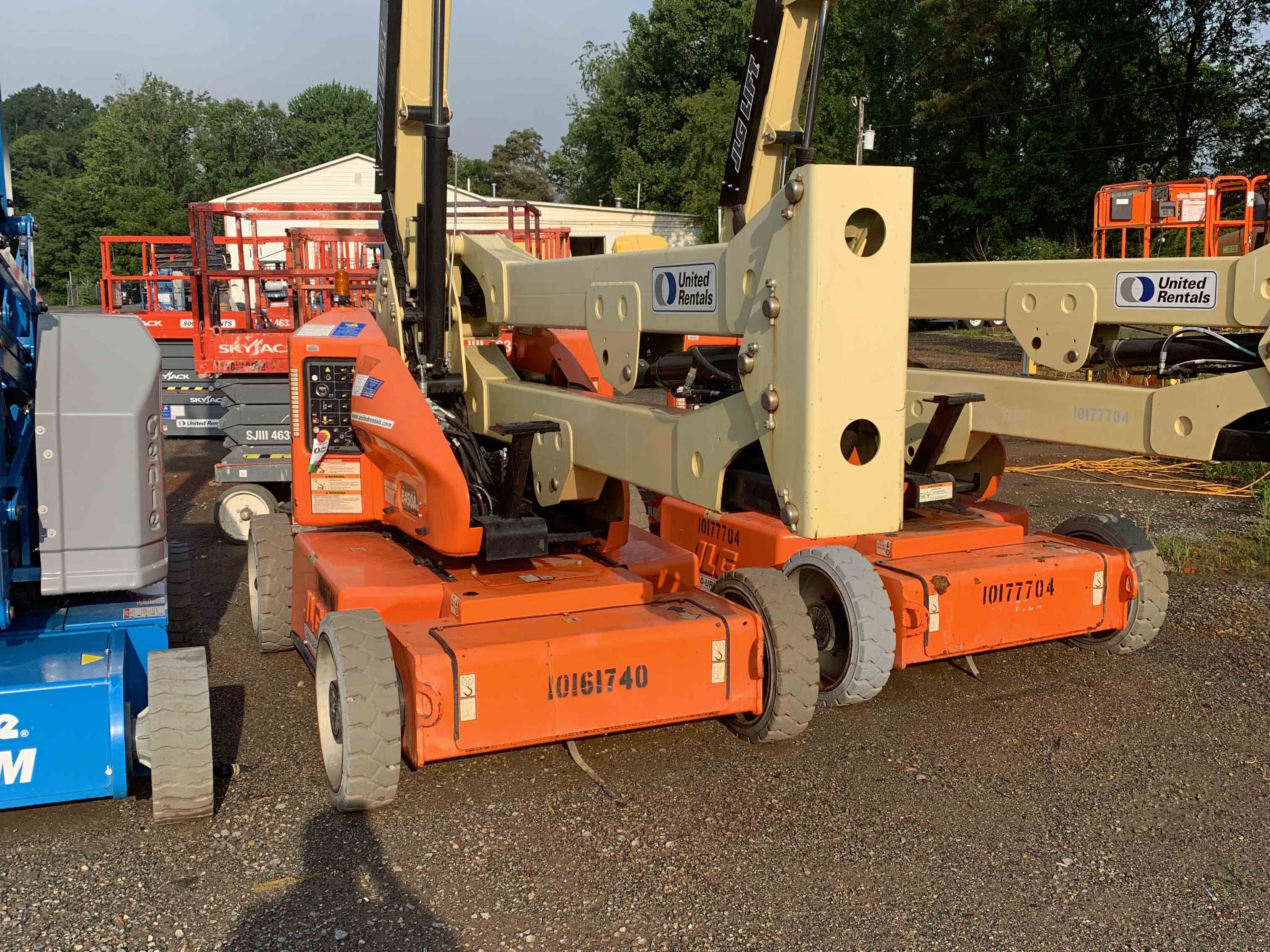 Used 2013 JLG E450AJ Articulating Boom Lift For Sale in Windsor, ON