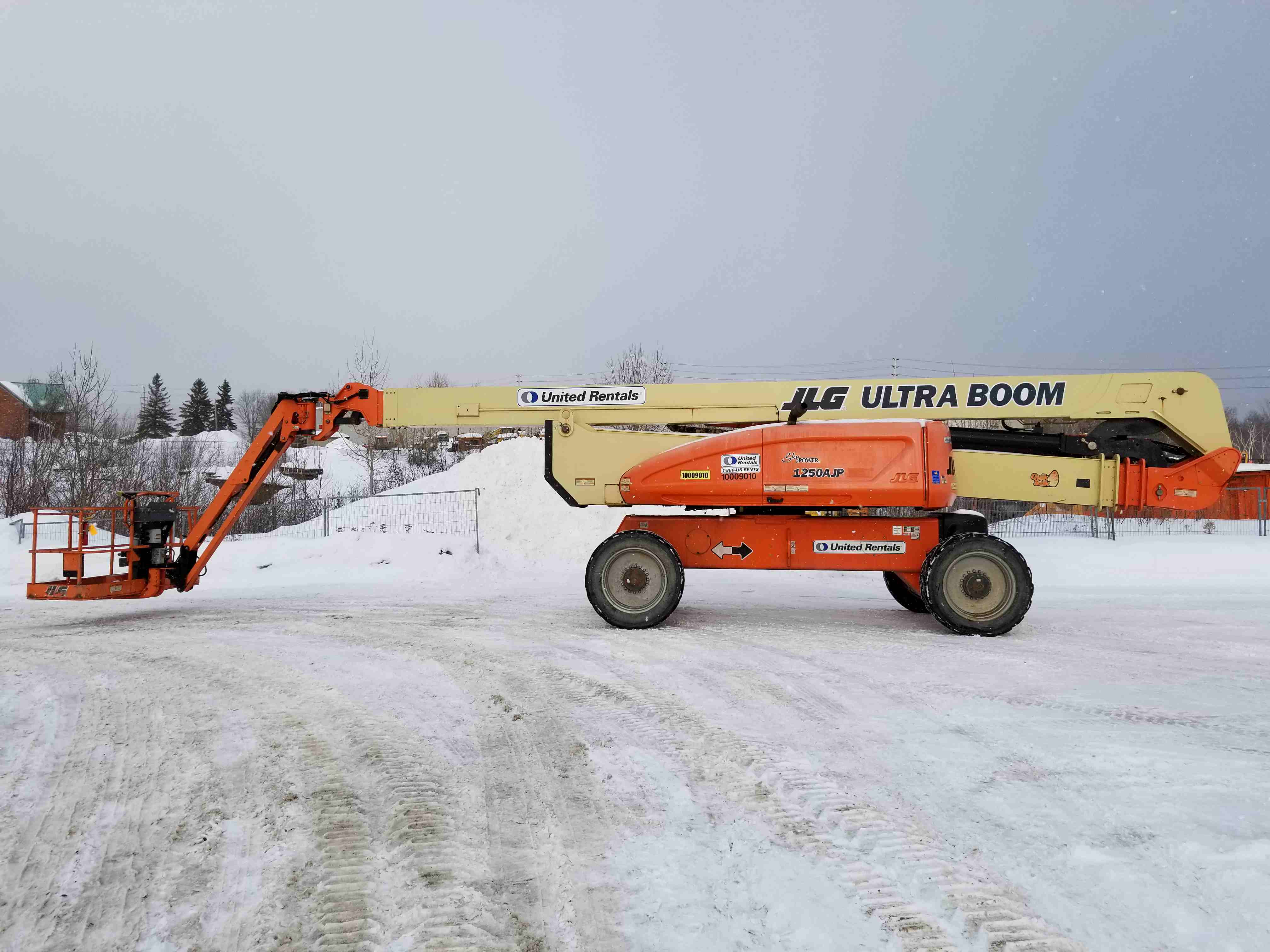 Used 2011 JLG 1250AJP Articulating Boom Lift For Sale in Barrie, ON