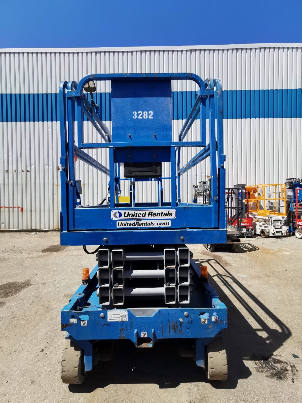 Used 2014 Genie GS2646 Electric Scissor Lift For Sale in Mississauga