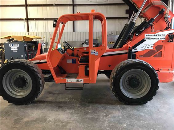 2015 SKYTRAK 8042 Rough Terrain Forklift