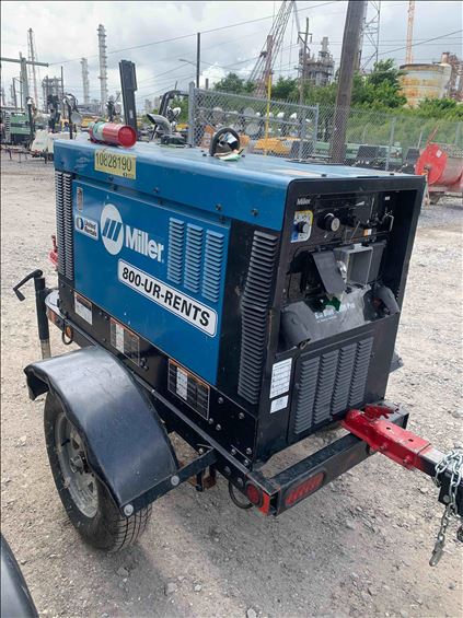2018 Miller Welders Big Blue 300R Welder