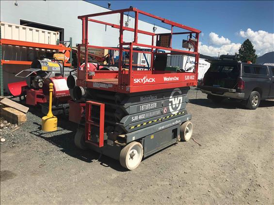 2013 Skyjack SJIII4632 Scissor Lift