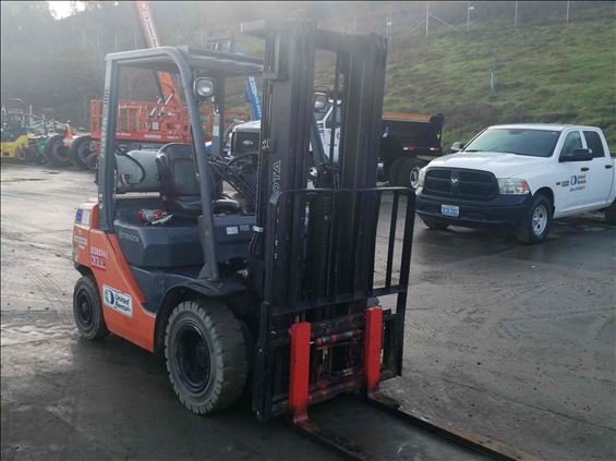 2014 Toyota 8FGU25 Warehouse Forklift