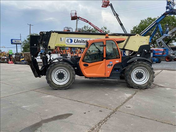 2017 JLG 1255